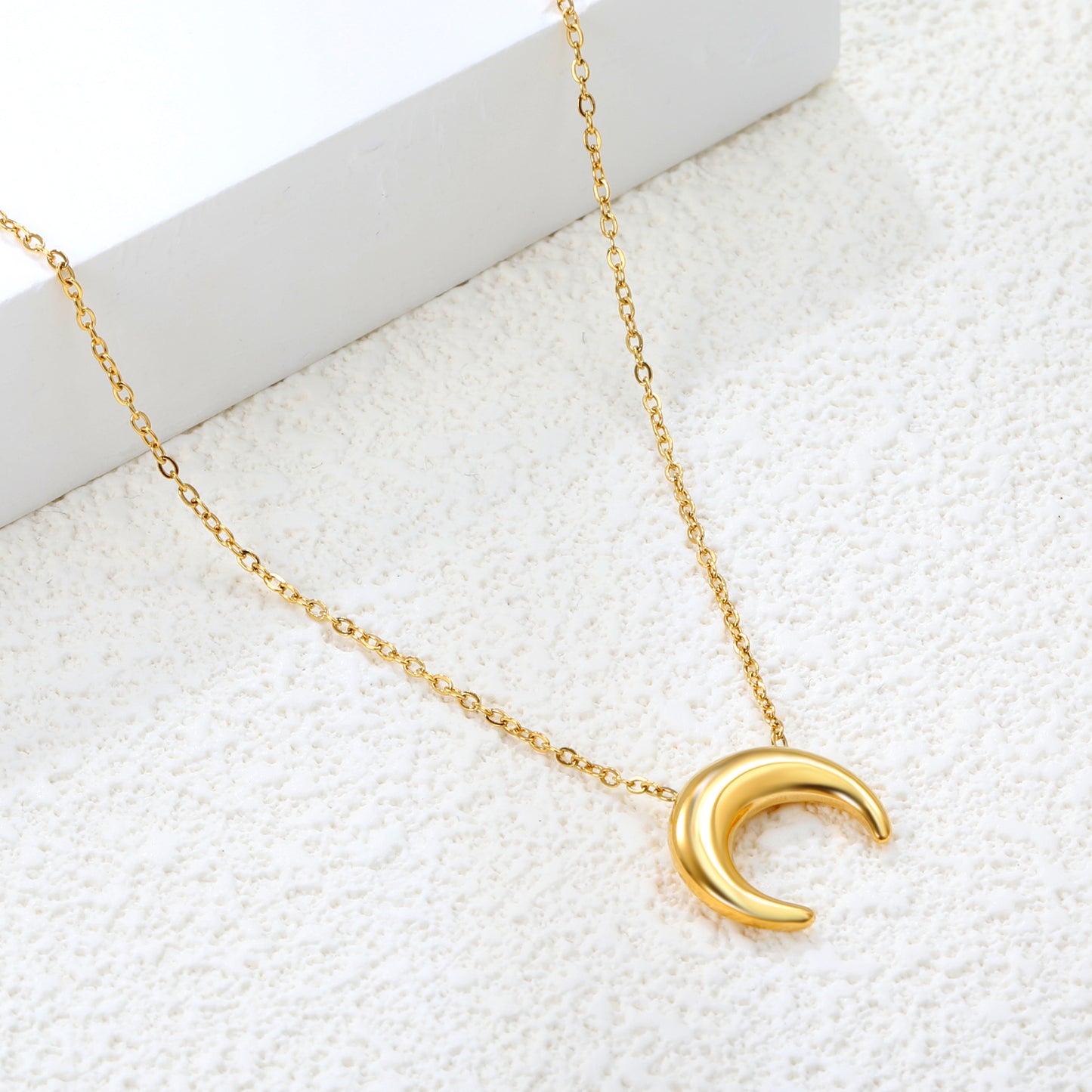 14.1*13.3mm 18K PVD Stainless Steel 50+5cm Chain Necklace Plated Non Tarnish Crescent Pendant