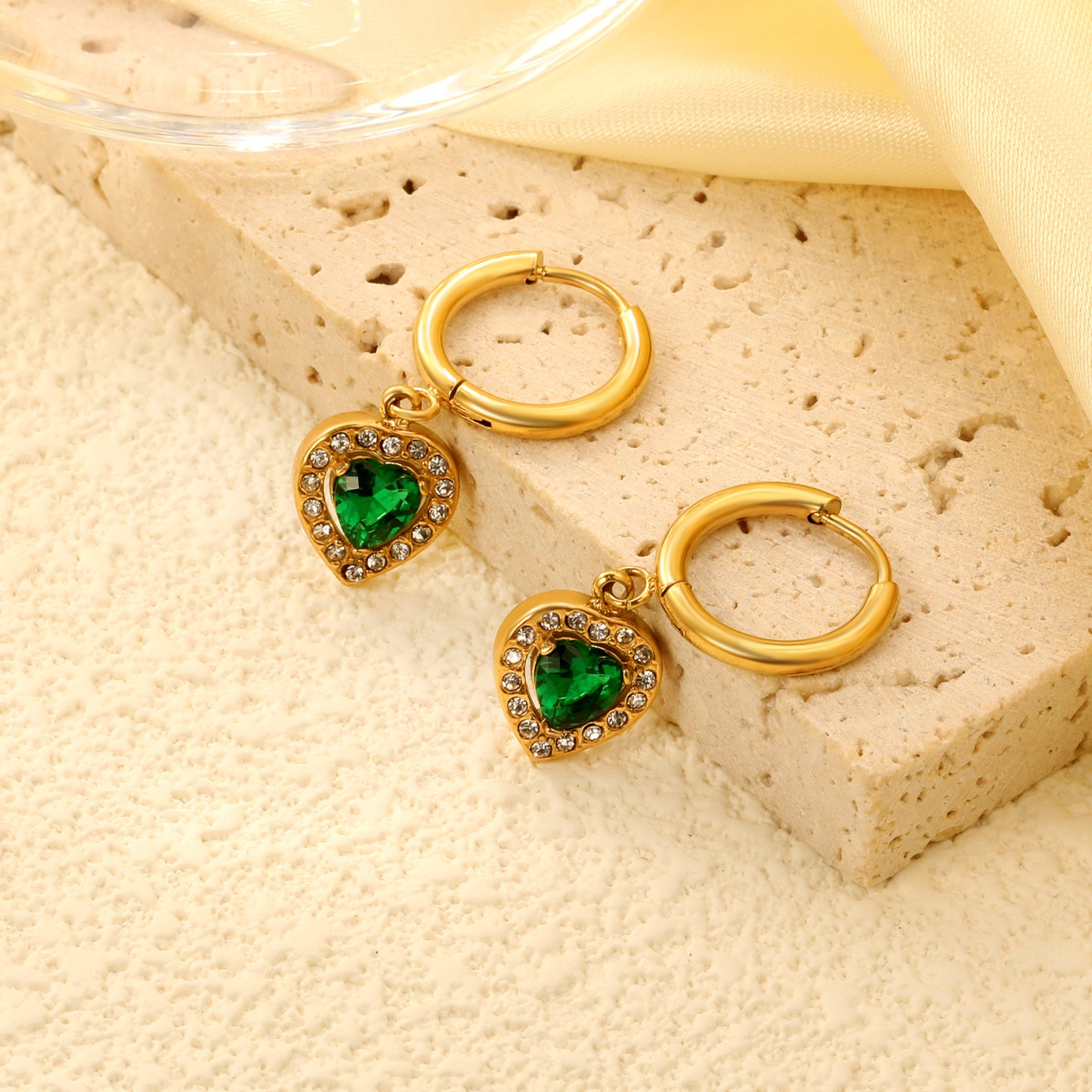 2.1*14.2mm PVD 18k gold earrings +9.8*10.4mm green zirconium heart shaped earrings gold color