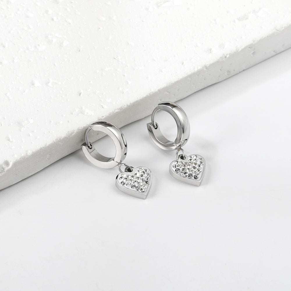 3x12.6mm circle with heart-shaped white clay diamond stud earrings