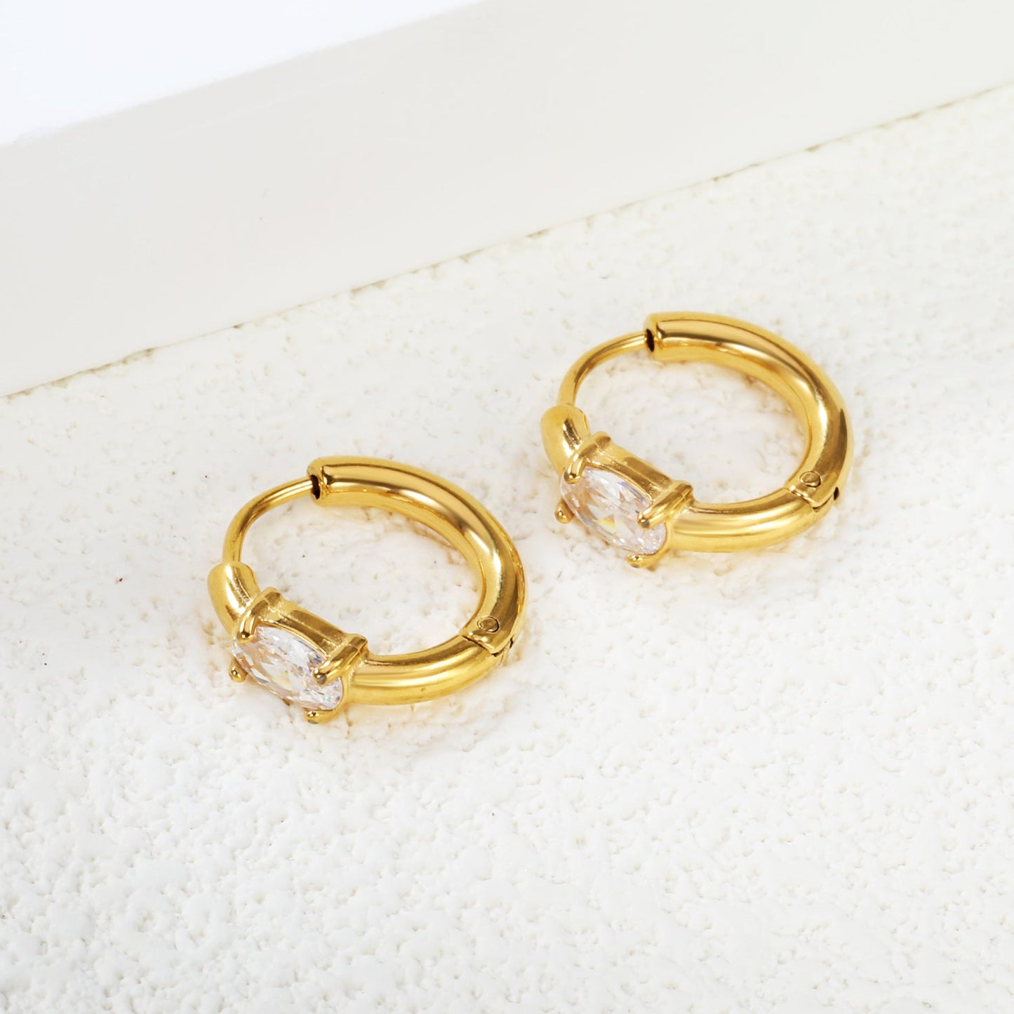 4.5*6.7mm Oval Four Claw White Zirconia Ear Clips 2.5*I.D. 11mm Steel Gold