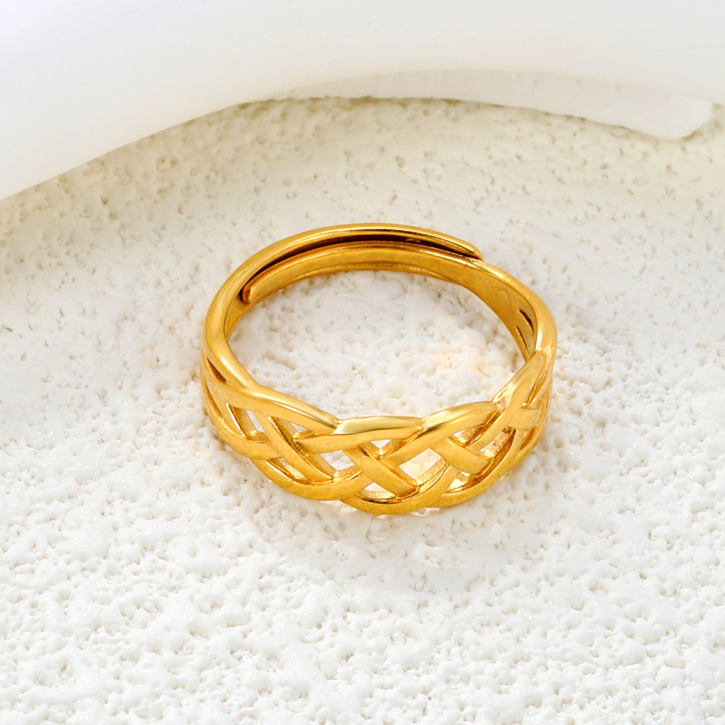 6.8mm Multiple Cross Lines Simple 18K Gold Ring Weave Shape C-Rings Wholesale