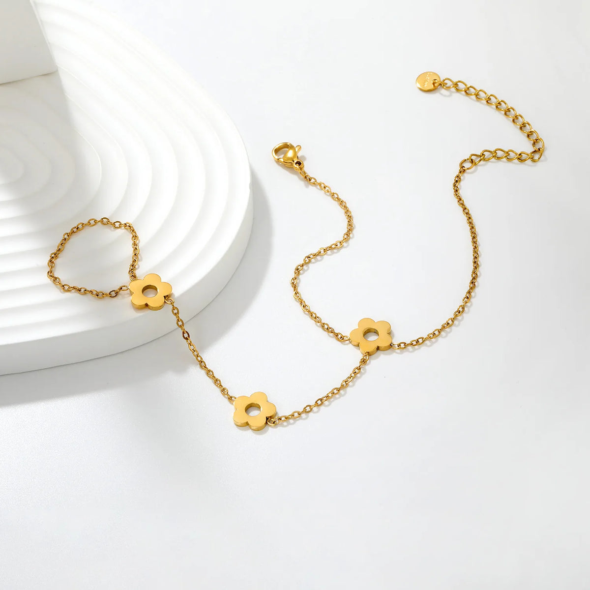 Cutout Flower Hand Chain Bracelet With Attached Ring | 10mm Hollow Flower Charms | 15+5cm Adjustable Cable Chain