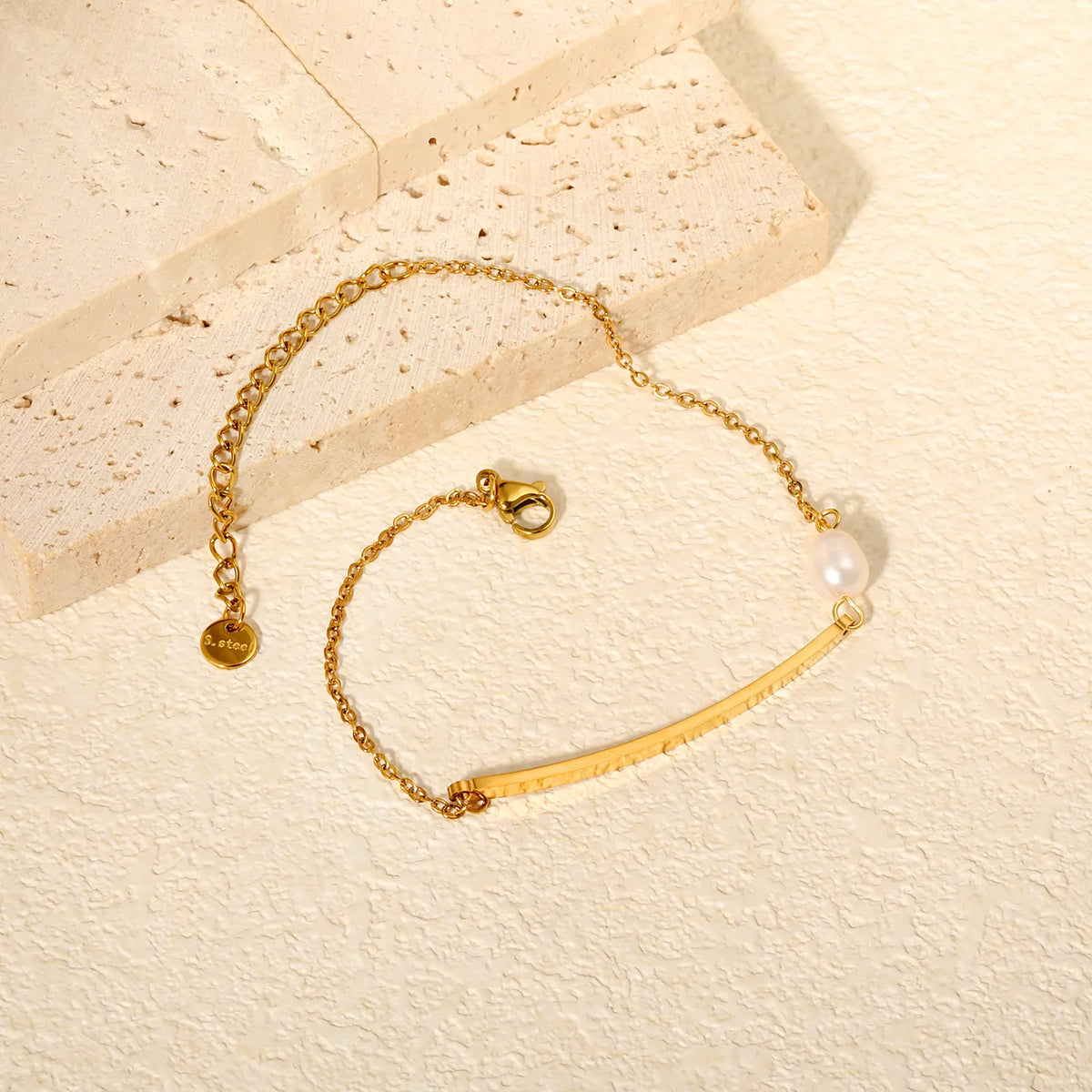 Minimalist Curved Bar Pearl Anklet 20+5cm Adjustable Chain 18K Gold Plated Jewelry | Wholesale MOQ 12