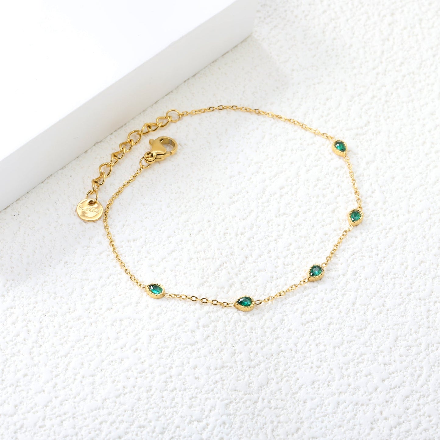 3.5*4.5mm teardrop shaped sticky emerald zirconium fittings 0.3 cross chain*18+3cm+6mm round plaque bracelet gold color