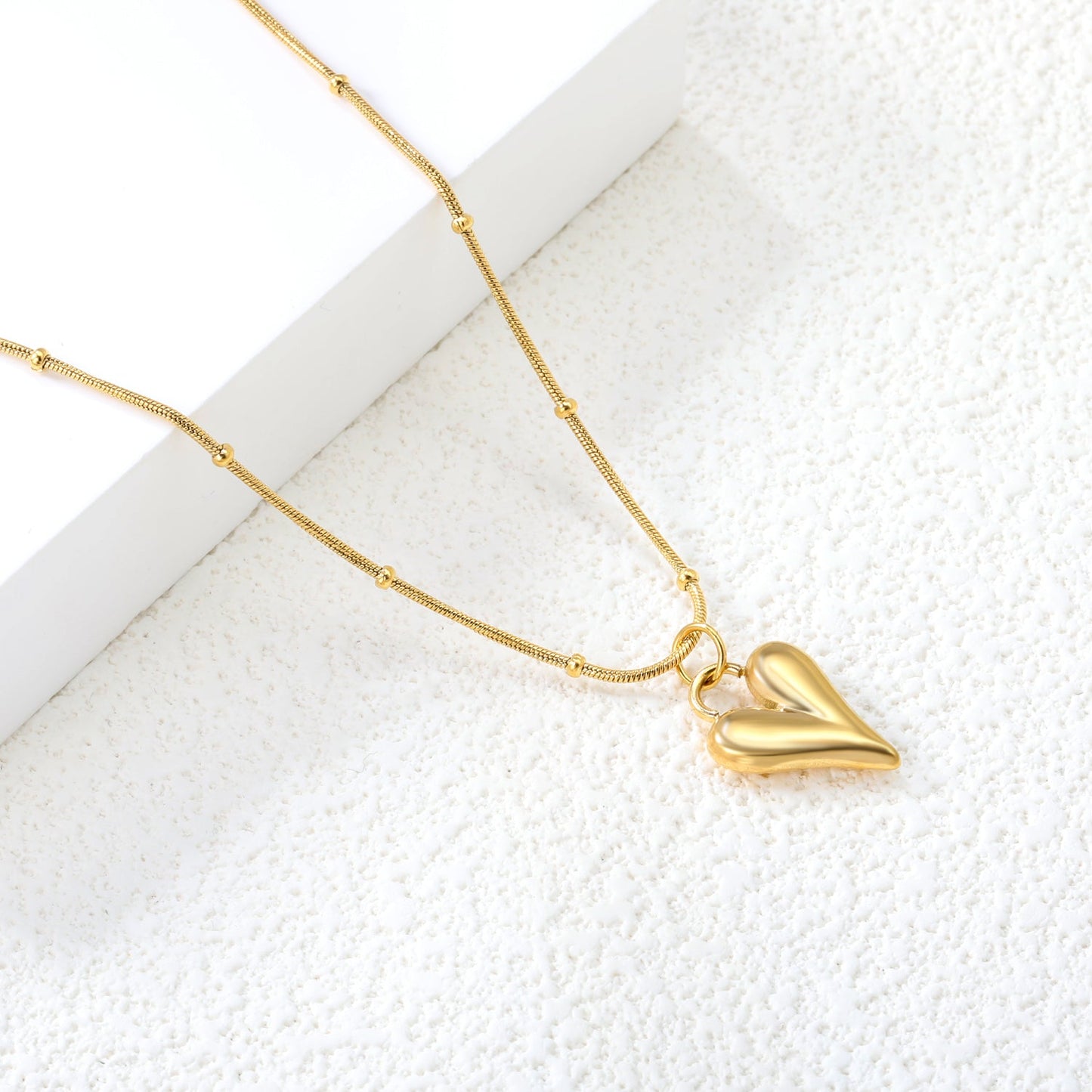 12.2*15mm Pointed Heart Pendant 0.9 Round Snake Bead Chain*40+5cm+6mm Round Plaque Necklace Golden