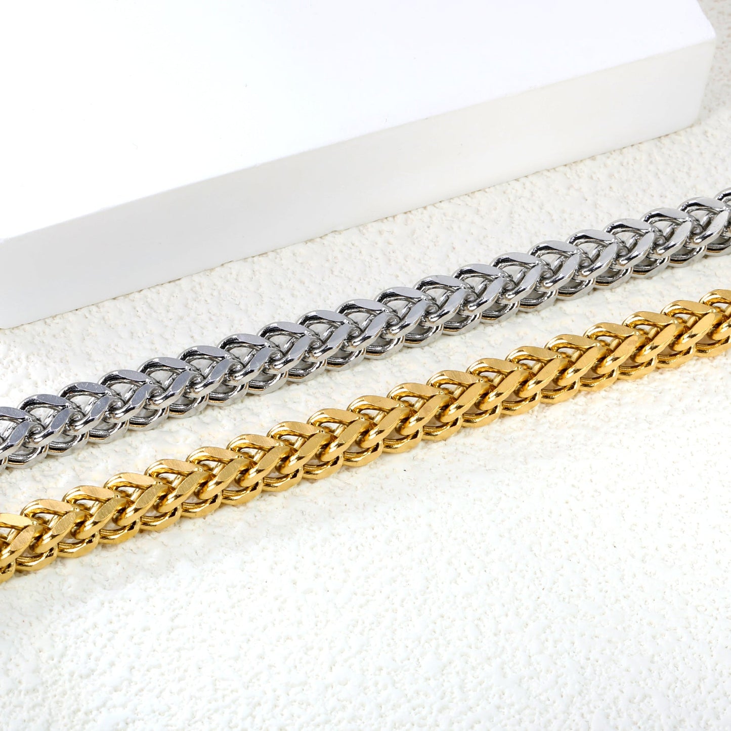 W 6mm Chain Bracelet 18+3cm+6mm Round End Tag Steel/Gold
