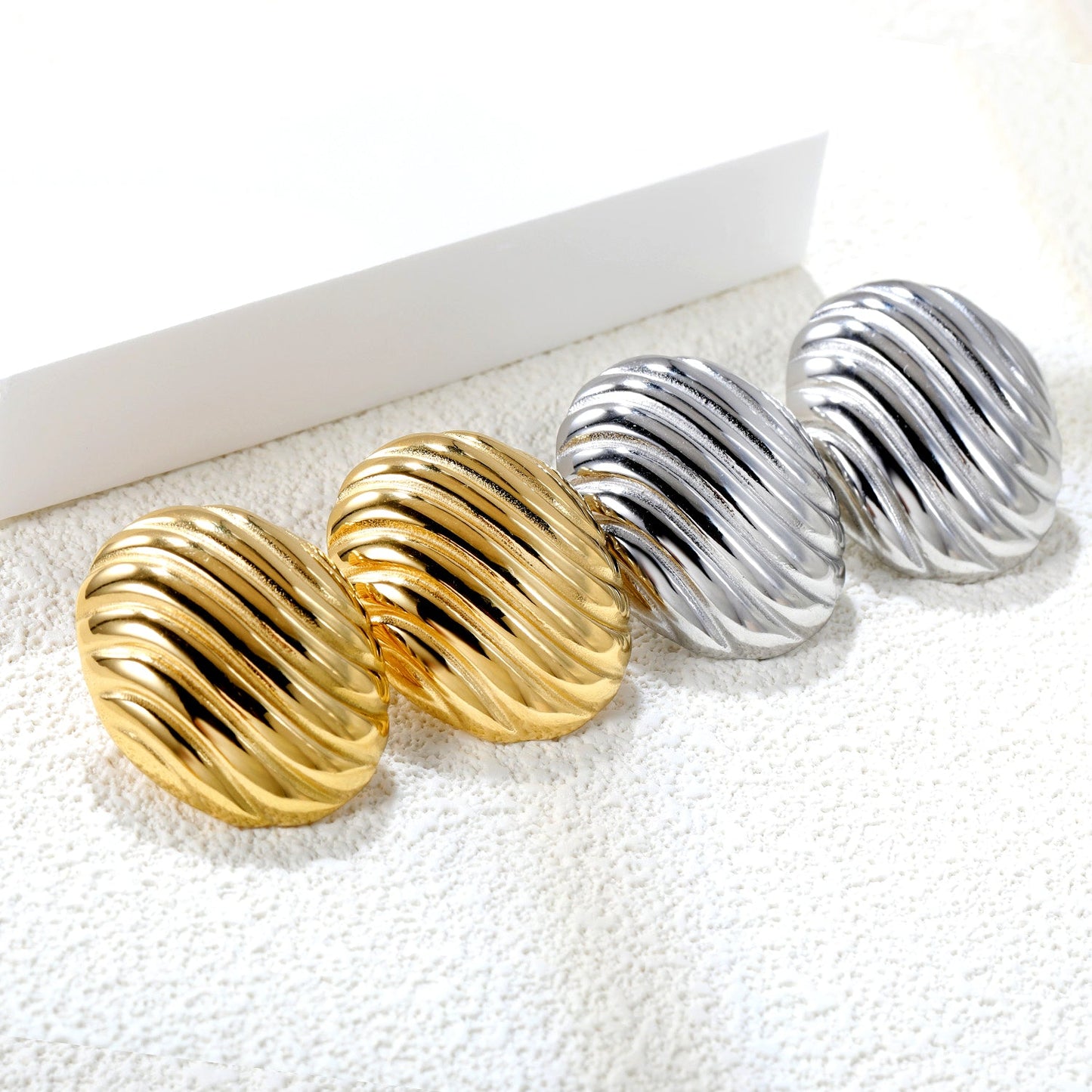 Oval Stripe Earrings 27.5*33.3mm