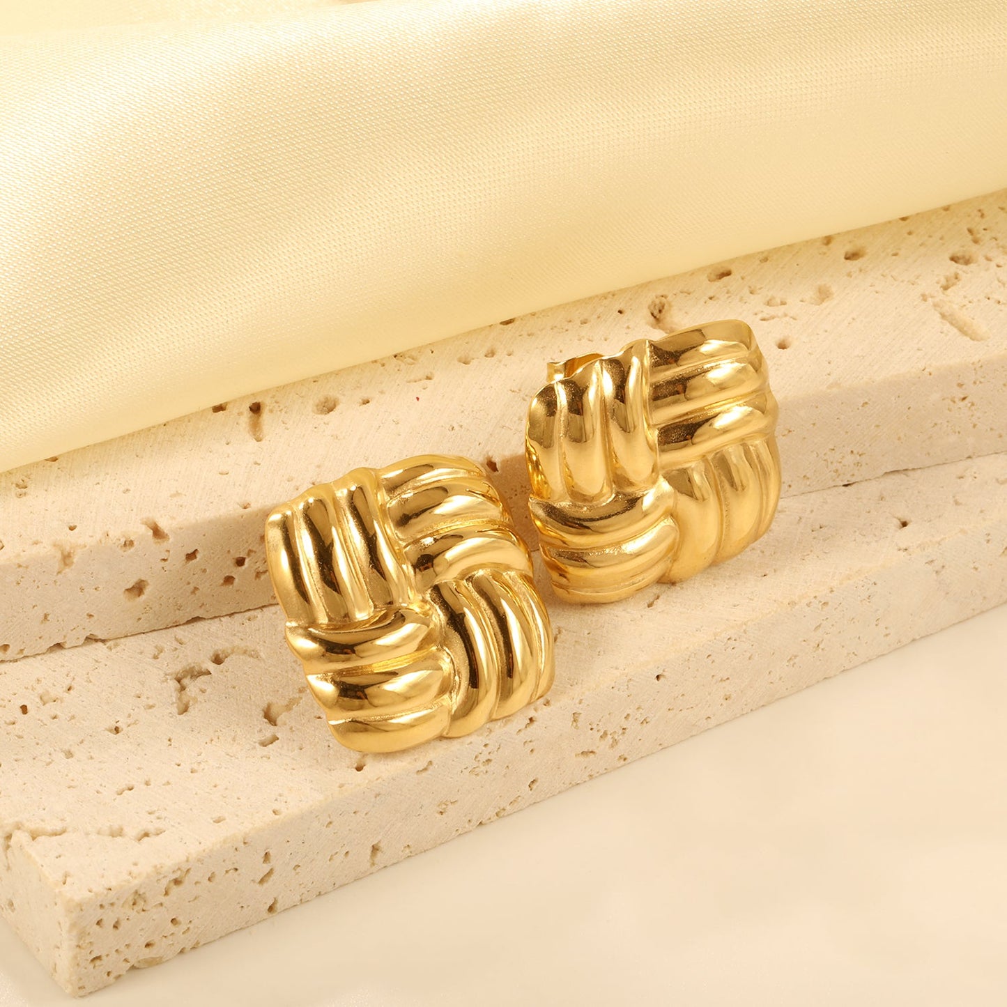 Square Knitted Earrings 21*21mm Gold Color