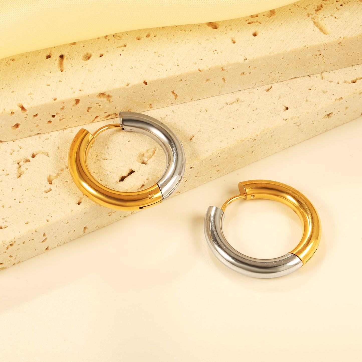 4x25mm Circle Earrings