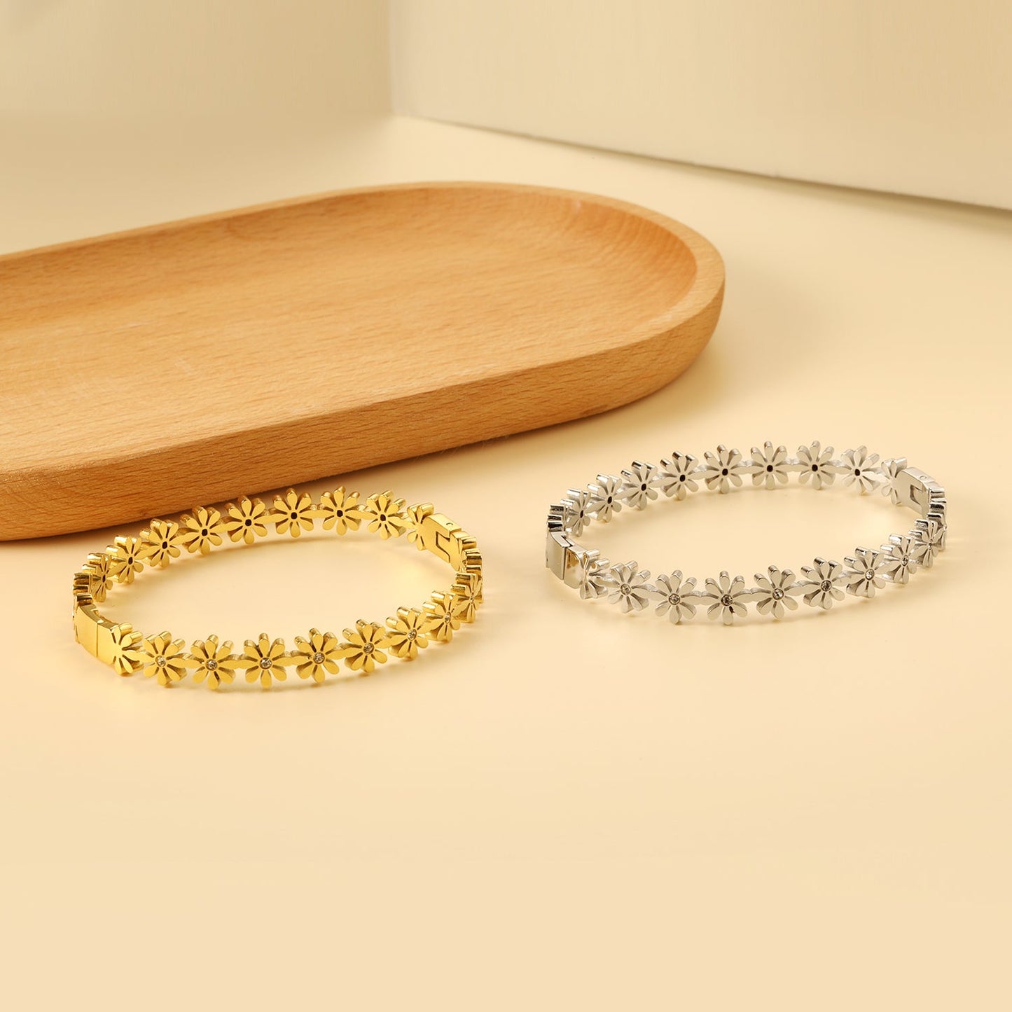 Bracelet made from a combination of tiny flowers