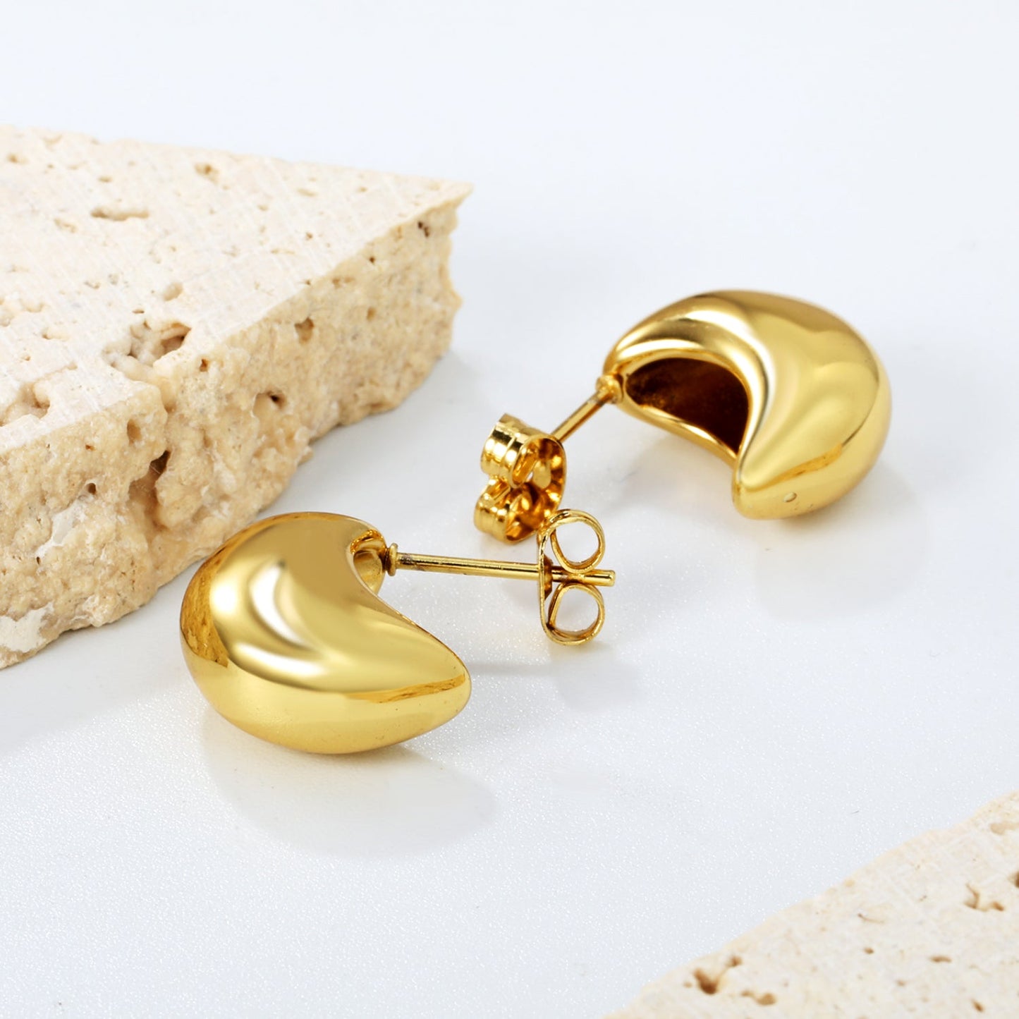 8.4*15mm meta earrings gold color