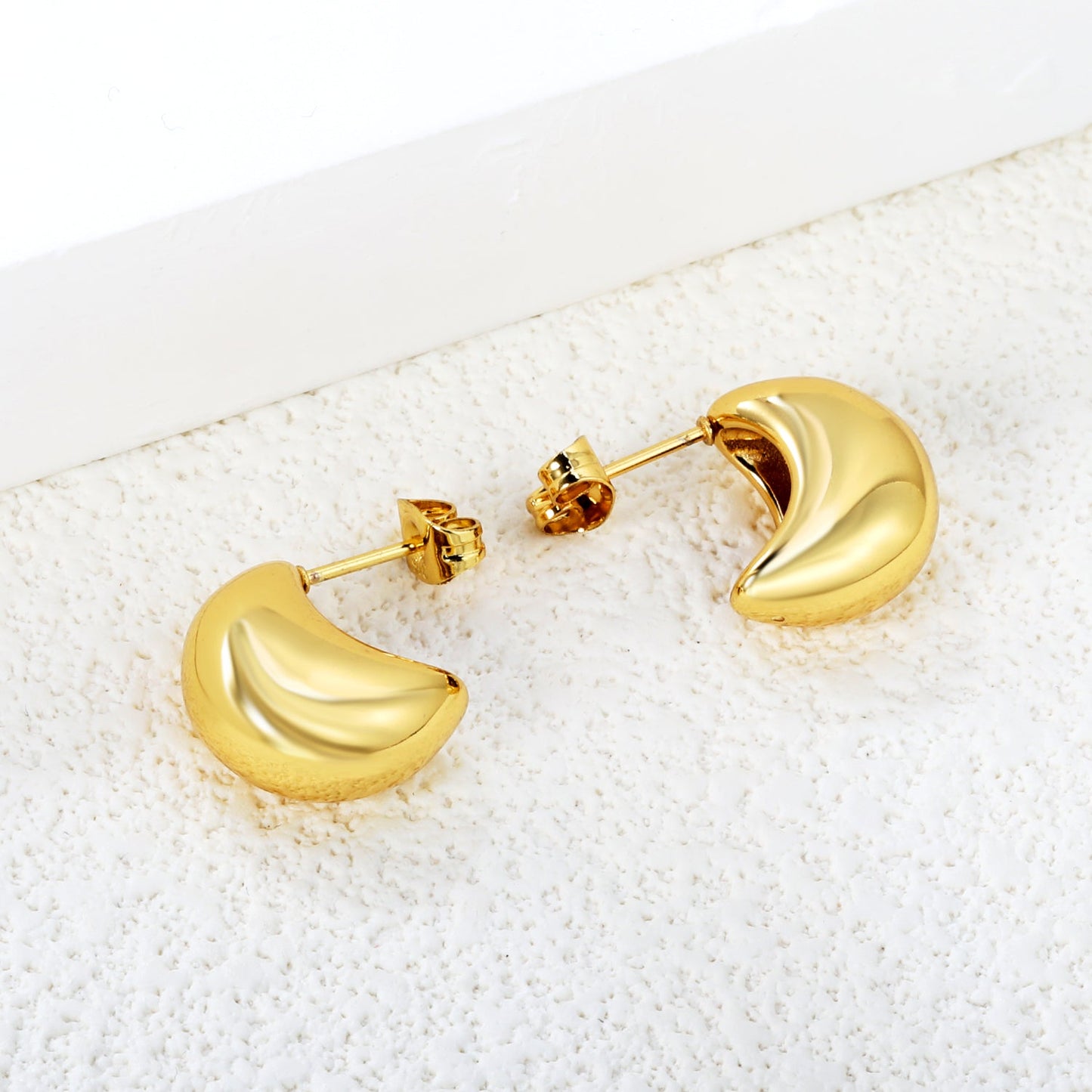 8.4*15mm meta earrings gold color