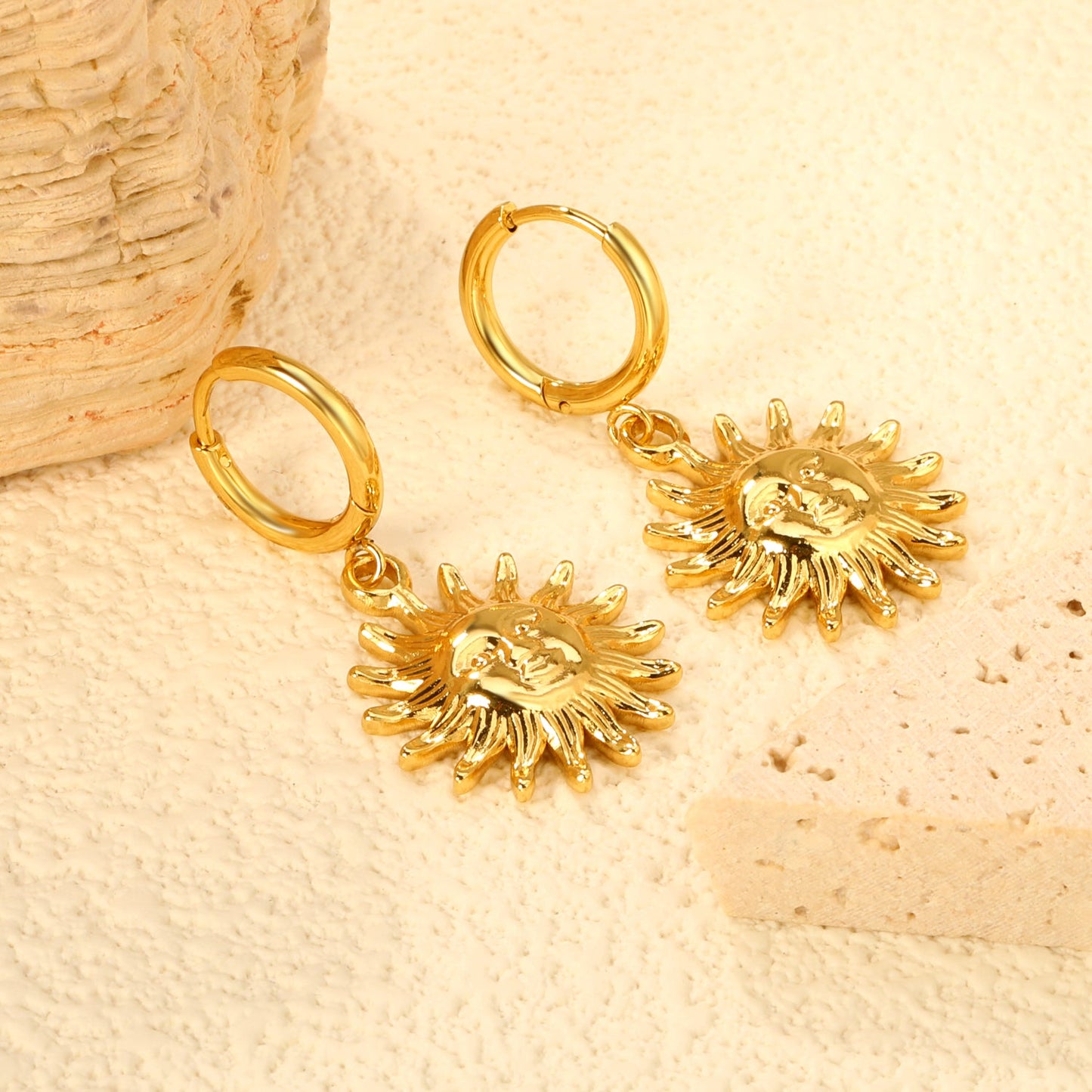 2.0*Inside 10mm earrings + diameter 19mm sun pendant earrings Gold color