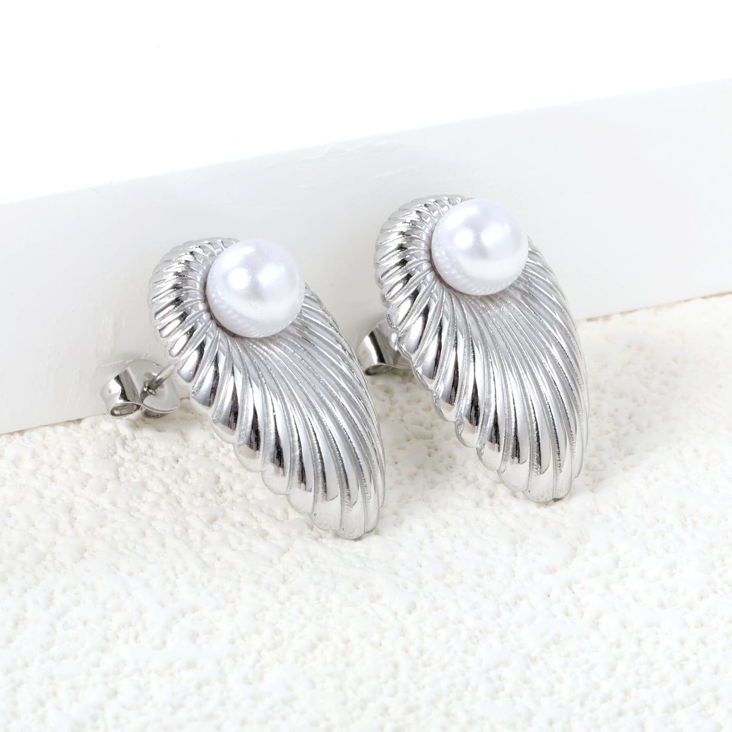 Oval Leaf with 1 White Pearl Stud Earrings 15.2*24mm