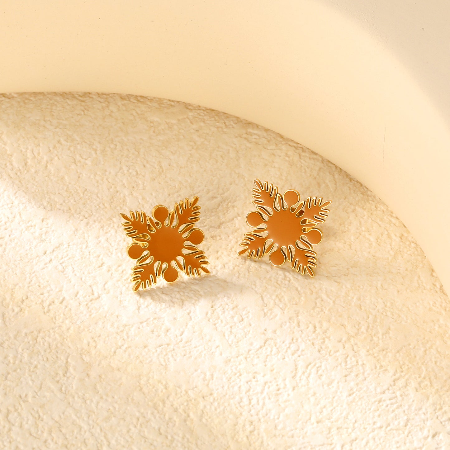 Wholesale Dainty Flower Earrings – 18K Gold Plated Stainless Steel Studs for Women