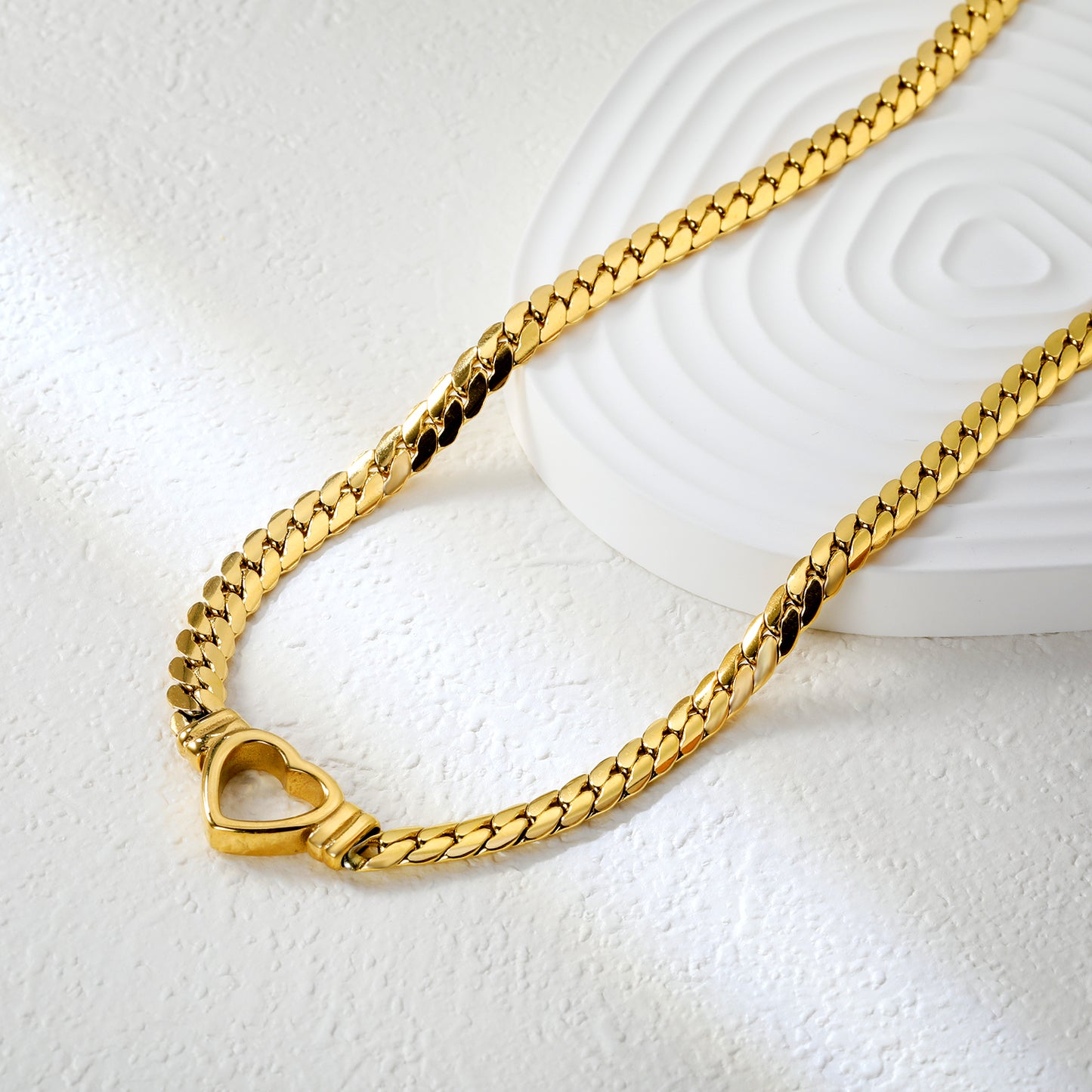 Stainless Steel Gold Hollow Heart Jewelry - 16.2*15mm Heart Pendant, 6mm Dragon Chain, 40+5cm Necklace with 6mm Disk