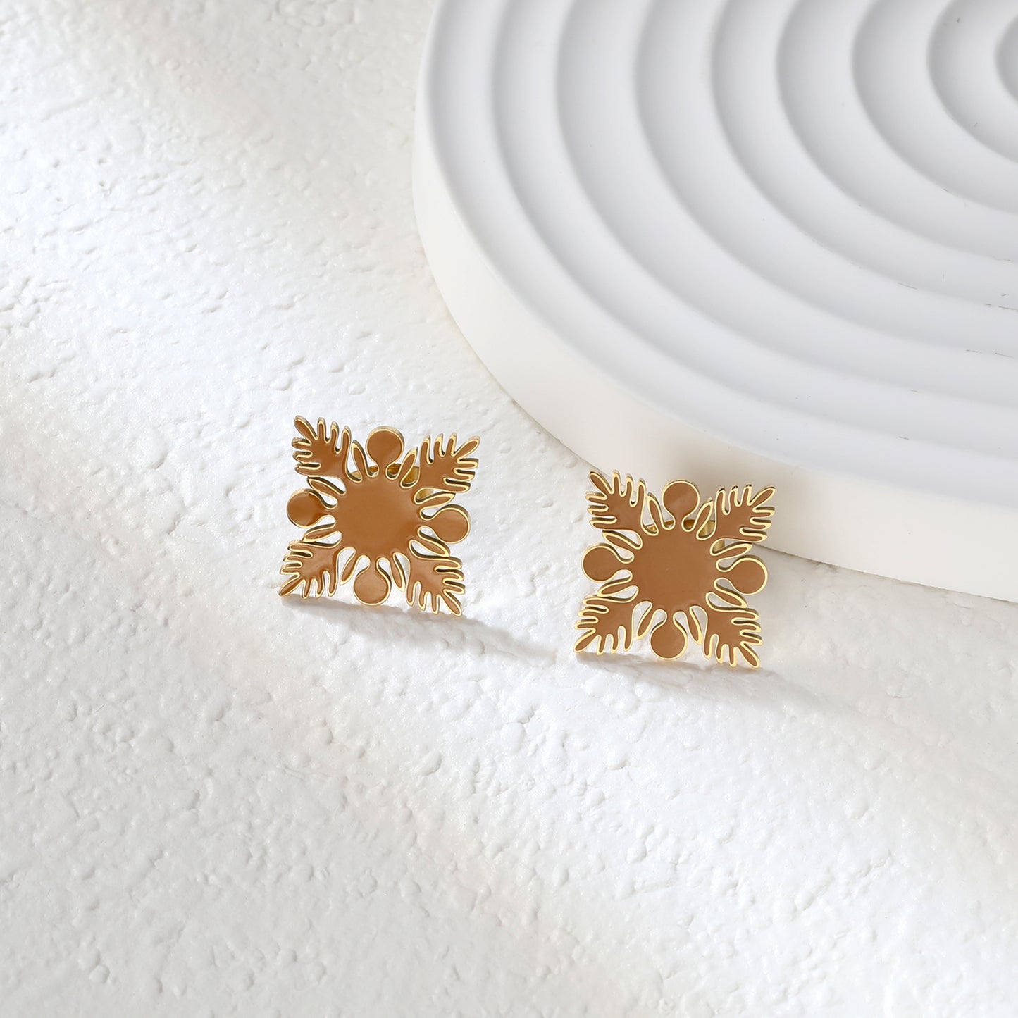 Wholesale Dainty Flower Earrings – 18K Gold Plated Stainless Steel Studs for Women