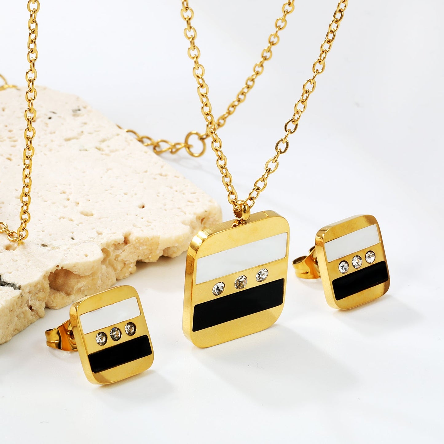 Rectangle Sticky Black and White Shells + White Diamonds Set Steel Color / Gold Earrings: 10.5*12mm Pendant: 16*18mm 04 Cross 45+5cm+6mm Round Plaque