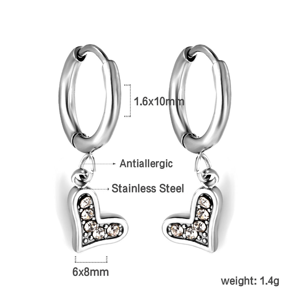 1.6x10mm circle white diamond stud earrings with crooked heart