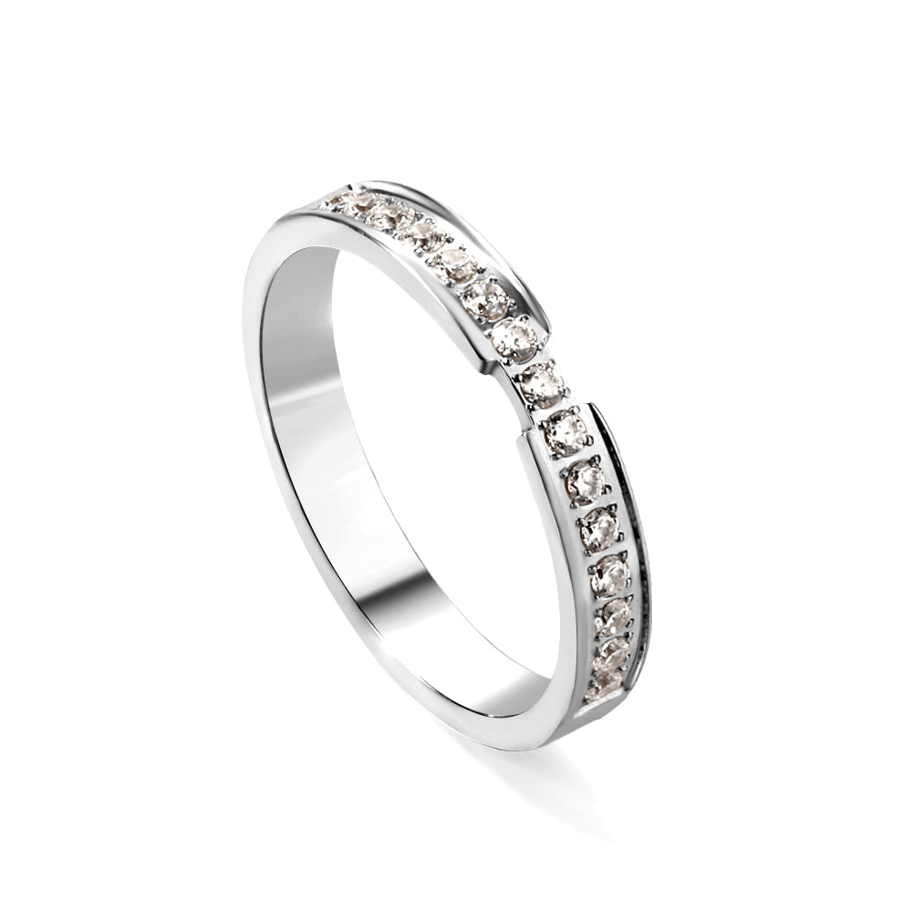 Single ring with multiple small diamonds Gold/steel color