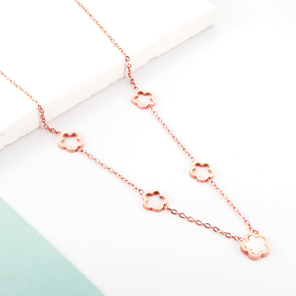 Wholesale 4 Hollow Peach Blossoms+Peach Blossom With White Shell Accessories Necklace
