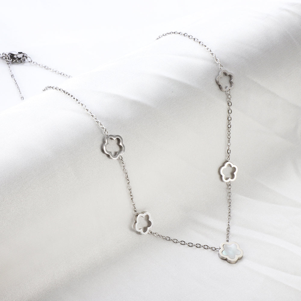 Wholesale 4 Hollow Peach Blossoms+Peach Blossom With White Shell Accessories Necklace