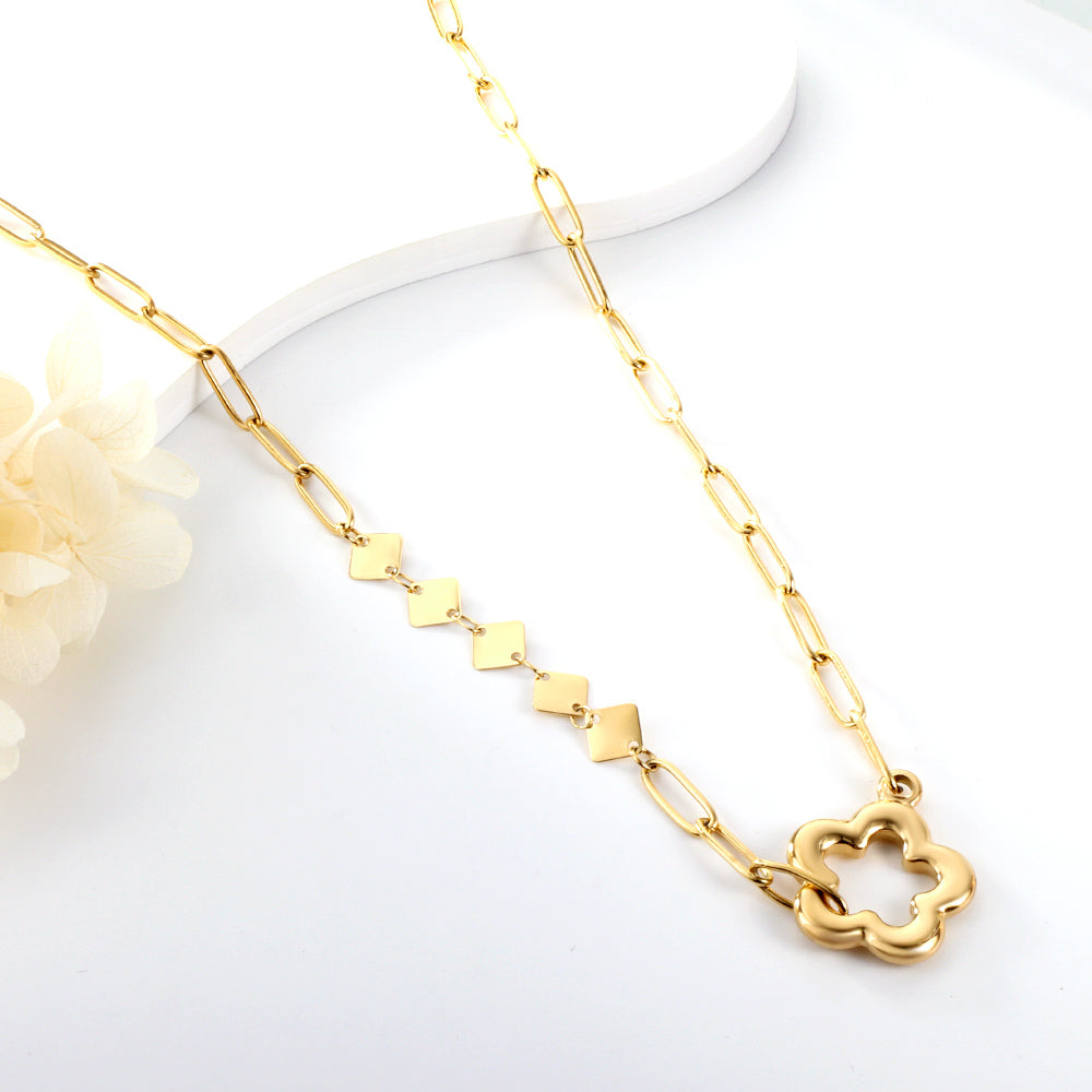 New Fashion Peach Blossom Hollow Accessory + 5 Square Accessory Necklaces