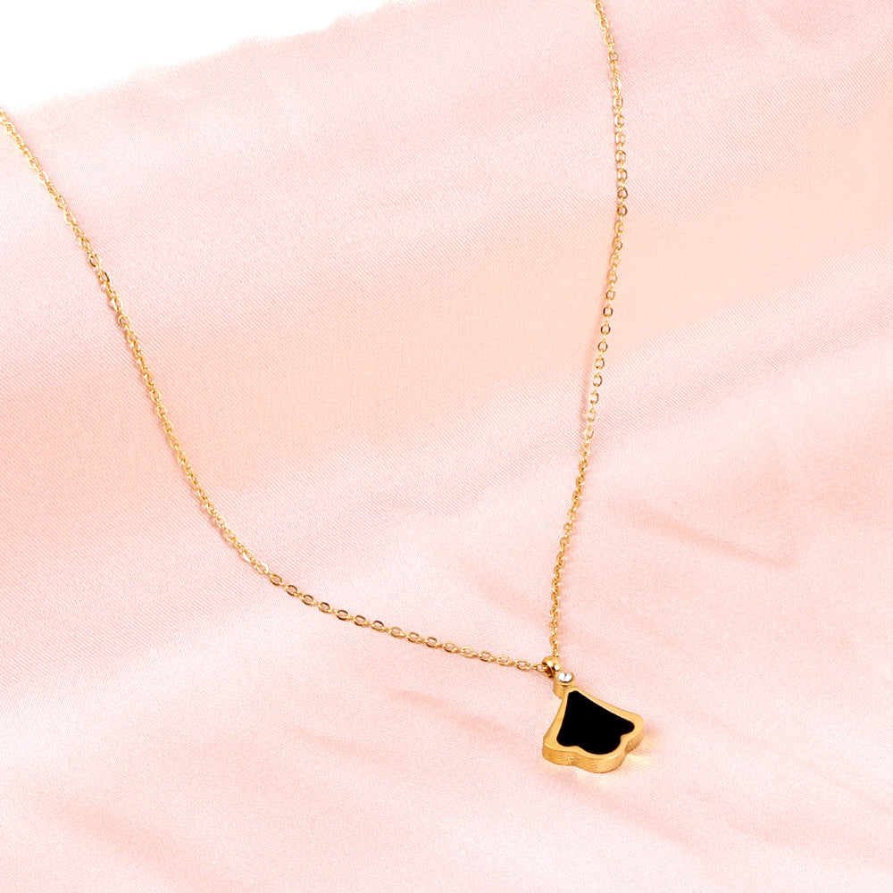 2023 New Bud Shape Black And White Shell Pendant With Diamonds Necklace