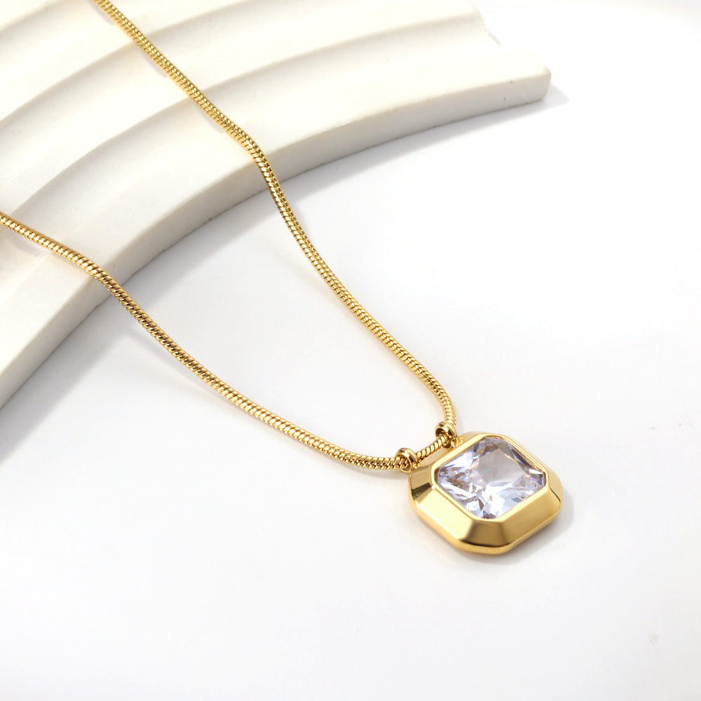 Pendant necklace with square zirconia