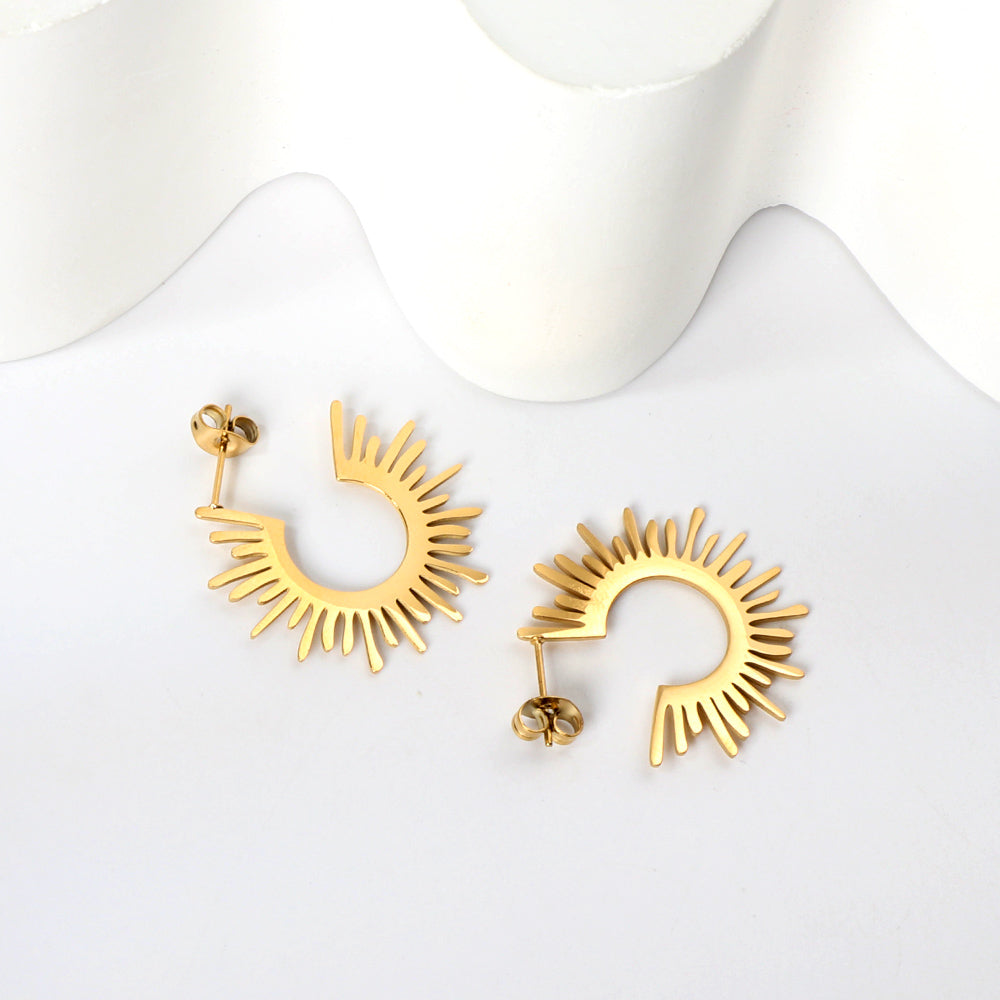 The latest models of gold Earrings fall sense C Earrings