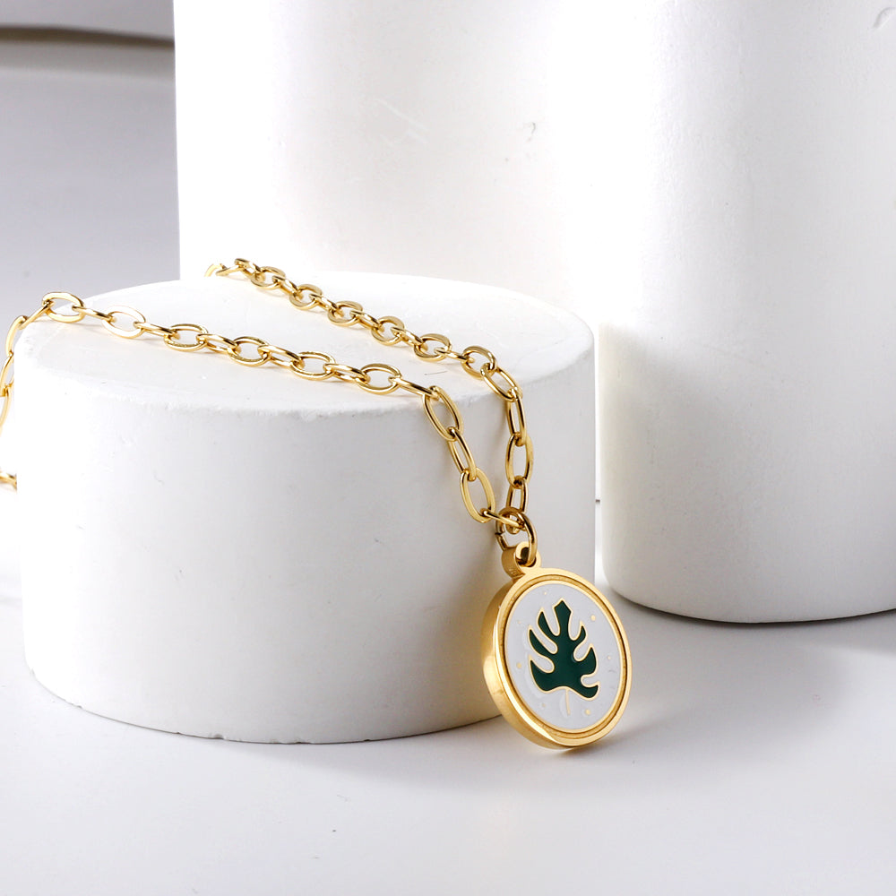 Round White Shell with Green Leaf Pendant Necklace 45+5cm