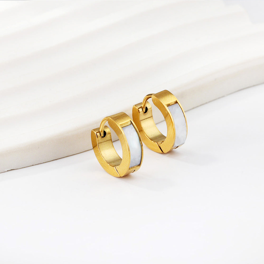Gold round earrings with white shells 4*13.5mm