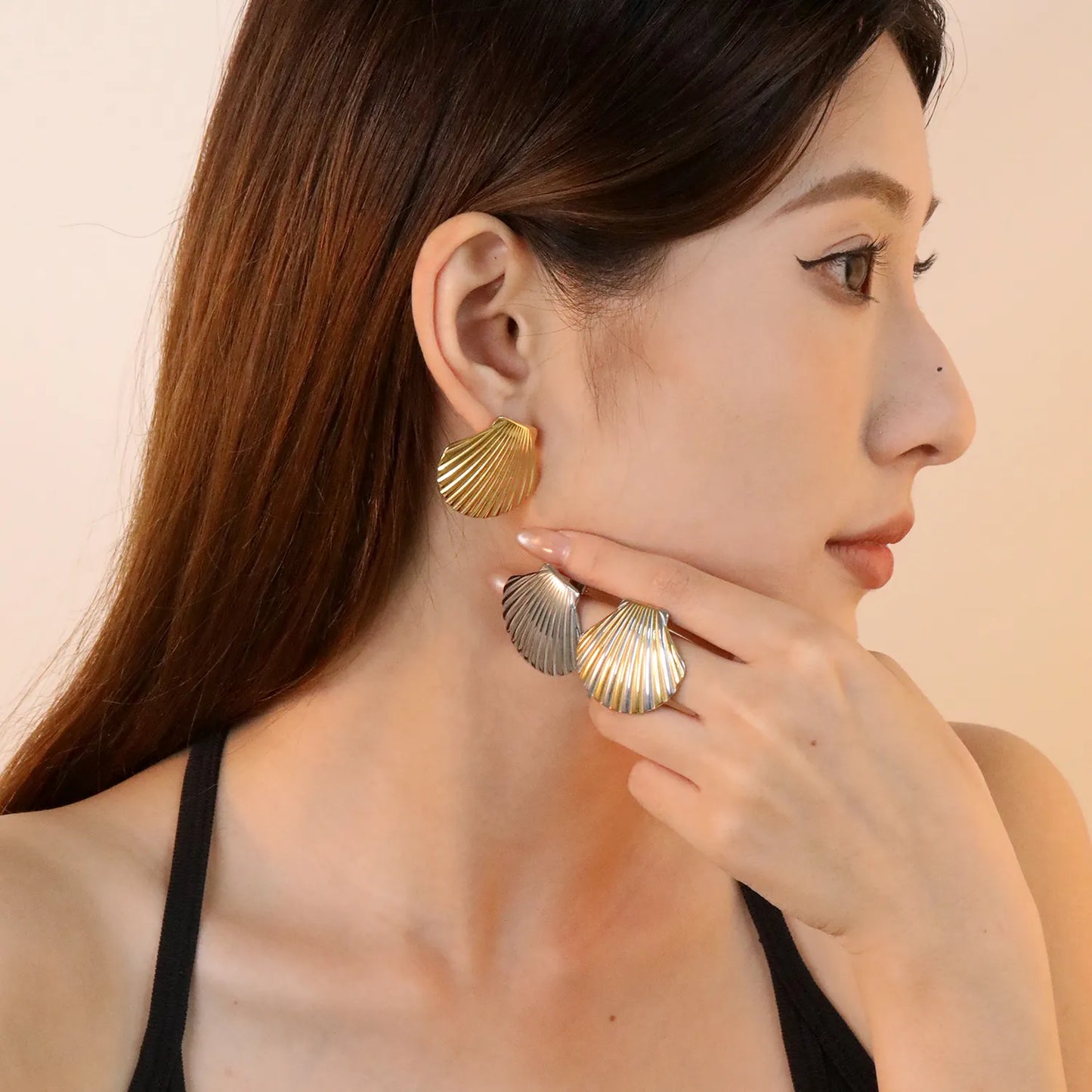 ✨ Wholesale Stainless Steel Shell Earrings | 32.4*29.2mm Natural Mother-of-Pearl | Gold/Steel/Two-Tone Colors | Hypoallergenic Studs