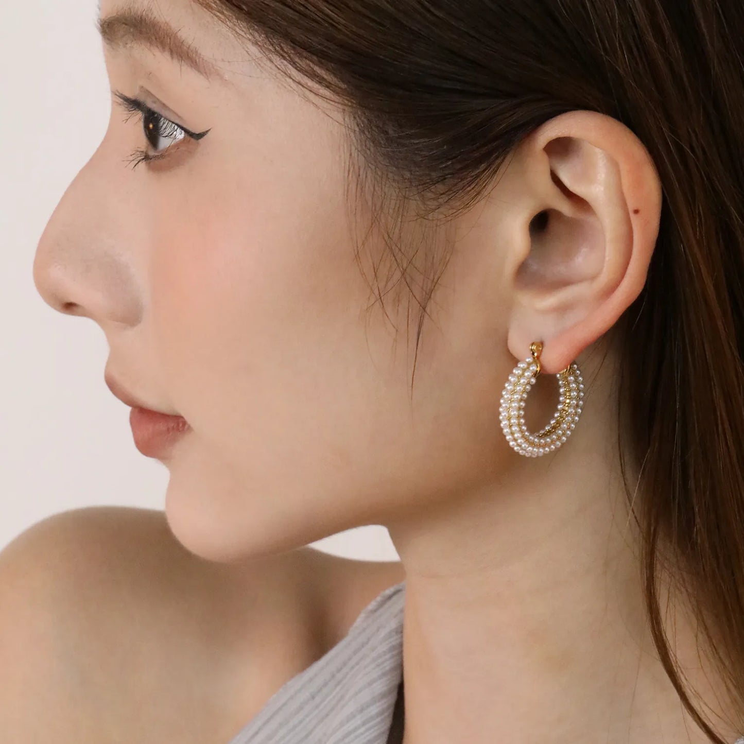 ✨ Wholesale Gold U-Shape Earrings with Pearl | 26x24mm Elegant Design, 8g Lightweight, Hypoallergenic Dangle Earrings Bulk