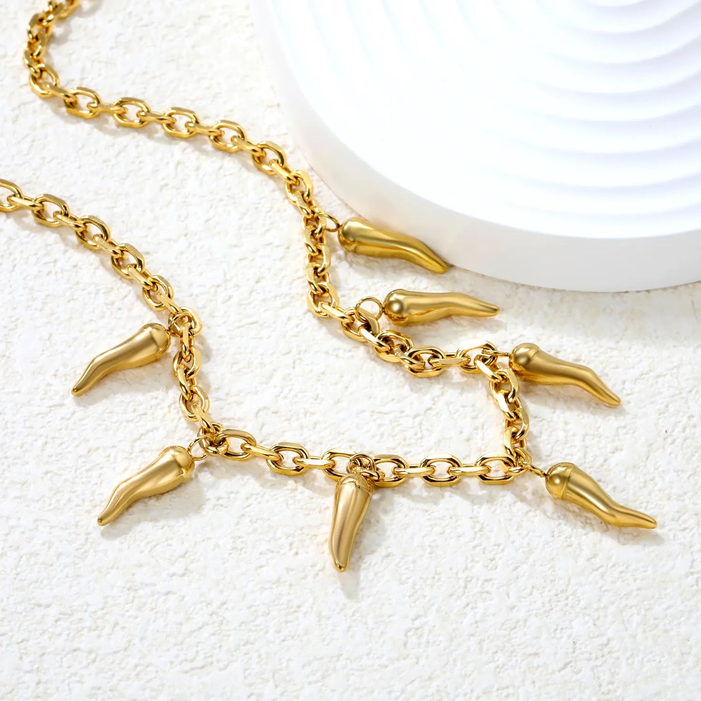 ✨5x16mm Chili Pepper Pendant Necklace Gold/Red Enamel | 1.2mm Curb Chain 40+5cm | Stainless Steel Wholesale Jewelry