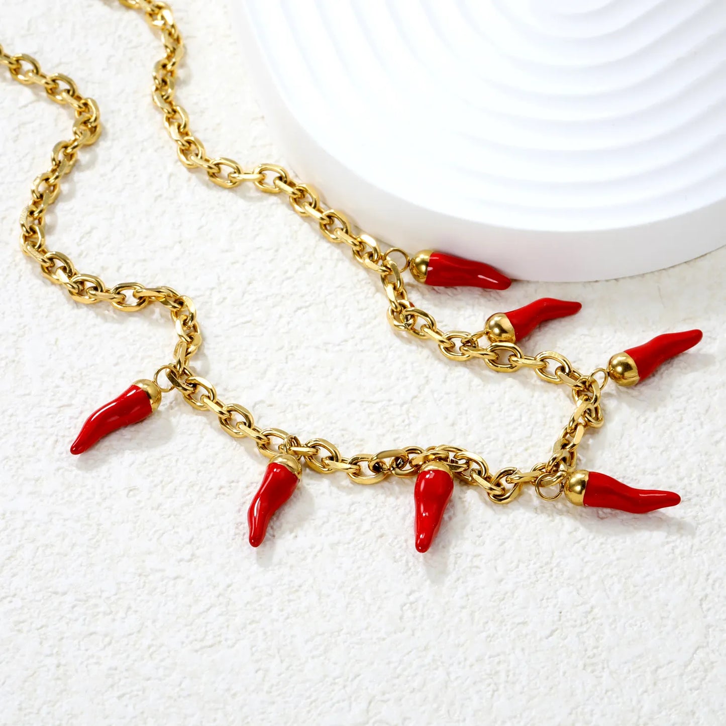 ✨5x16mm Chili Pepper Pendant Necklace Gold/Red Enamel | 1.2mm Curb Chain 40+5cm | Stainless Steel Wholesale Jewelry
