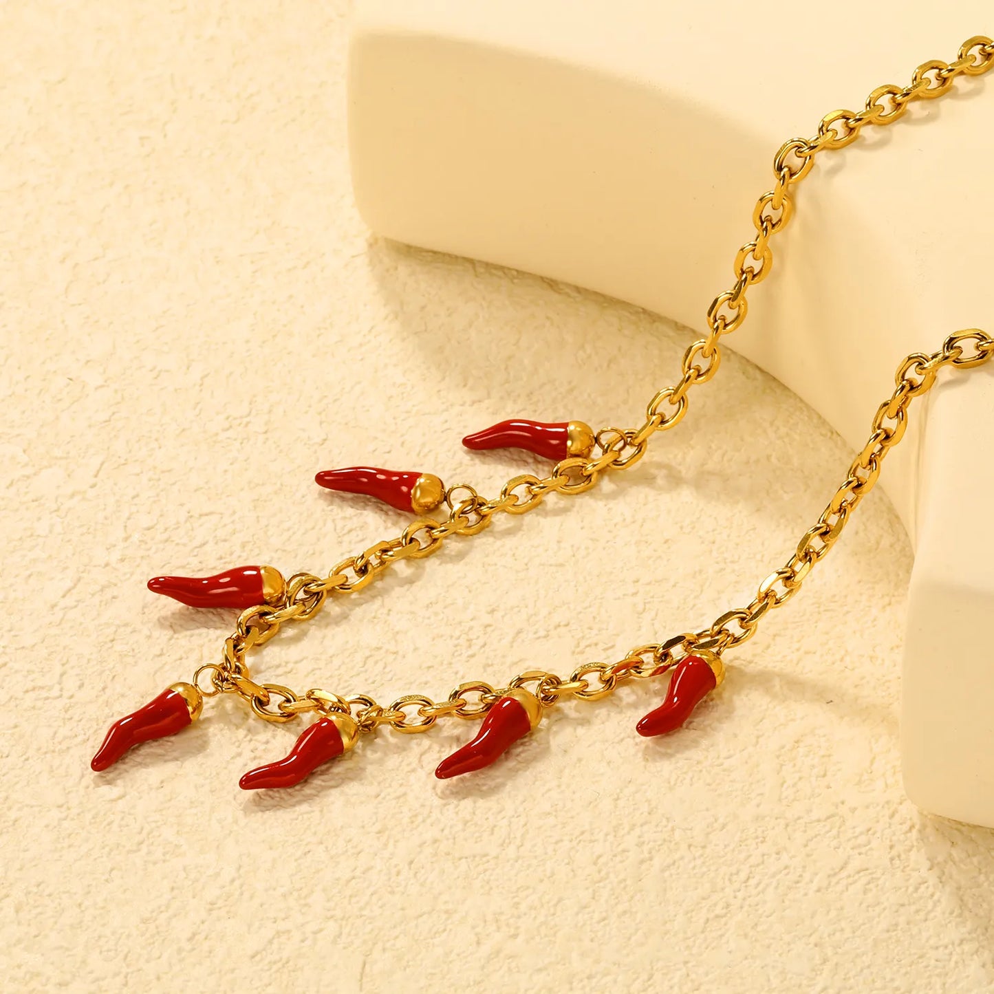 ✨5x16mm Chili Pepper Pendant Necklace Gold/Red Enamel | 1.2mm Curb Chain 40+5cm | Stainless Steel Wholesale Jewelry