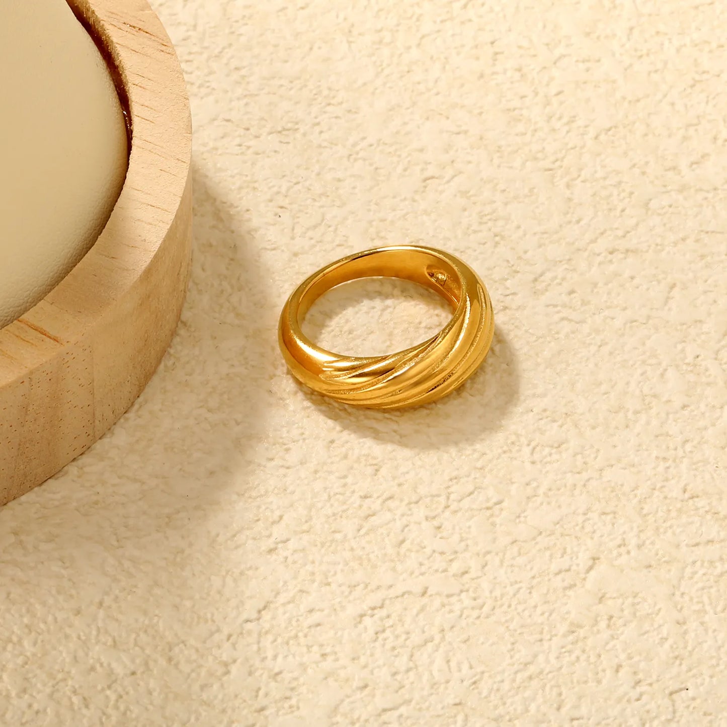 🌟 Wholesale Ribbed Gold Ring | 7.2mm Band | Steel