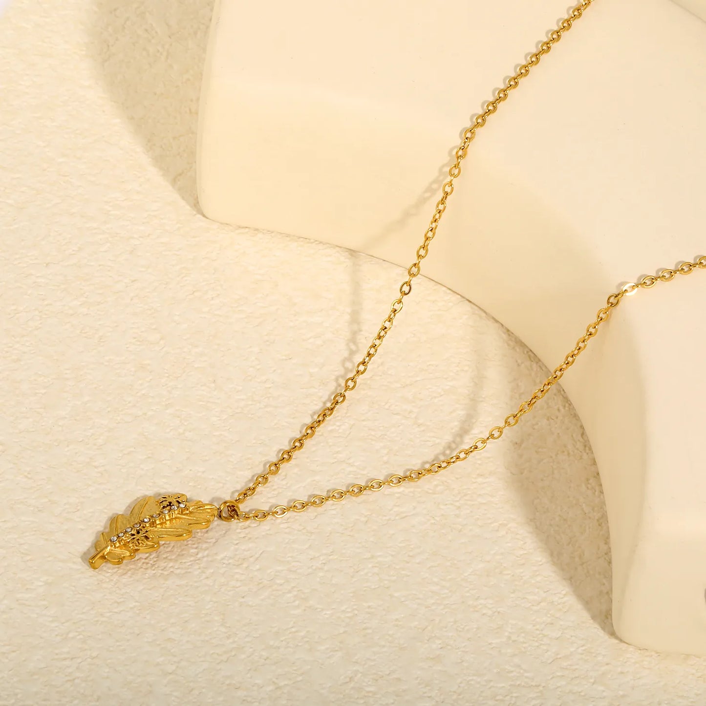 Retro Autumn Nature Inspired Textured Oak Leaf Pendant Rhinestone Rolo Chain Necklace | Bulk Order MOQ 12