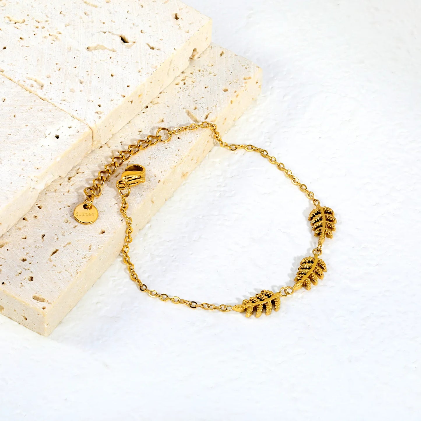 Textured Fern Leaf Dainty Cable Chain Bracelet | Adjustable 17+3cm | 18K Gold Plated Stainless Steel | Wholesale MOQ 12