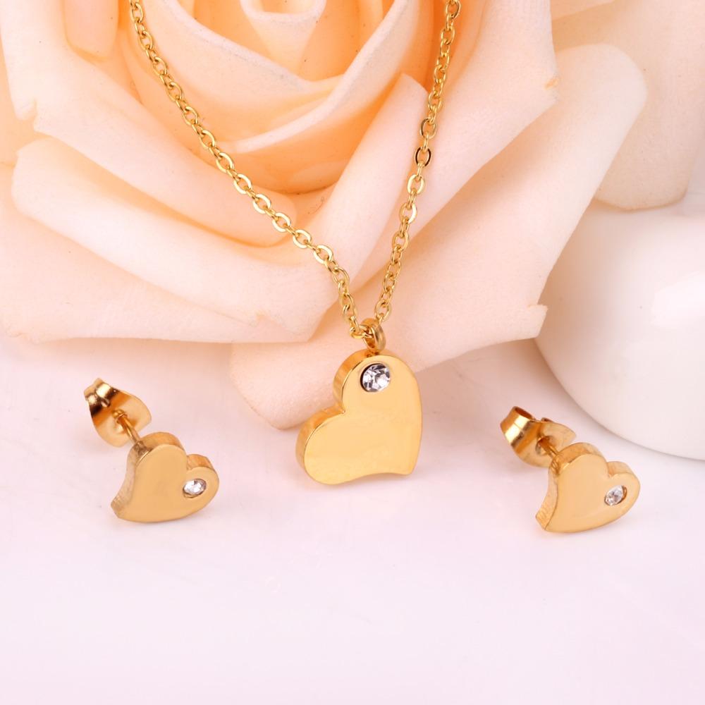Hot Selling Heart Shaped Pendant CZ Necklace And Earrings Set In Jewelry For Women With Free Chain Jewellry Parts