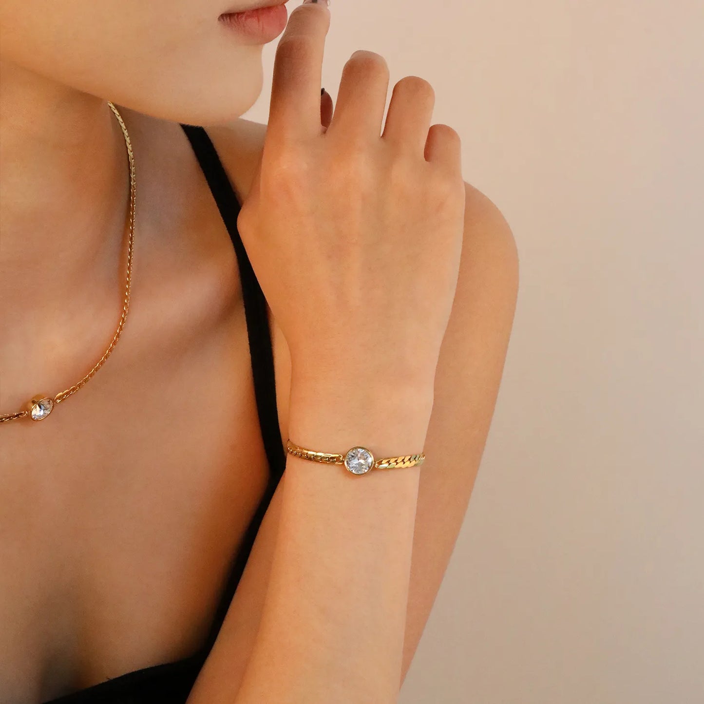 ✨ Wholesale 10mm Swarovski 4.2mm Cuban Chain Bracelet | 18+3cm +6mm Tag Gold