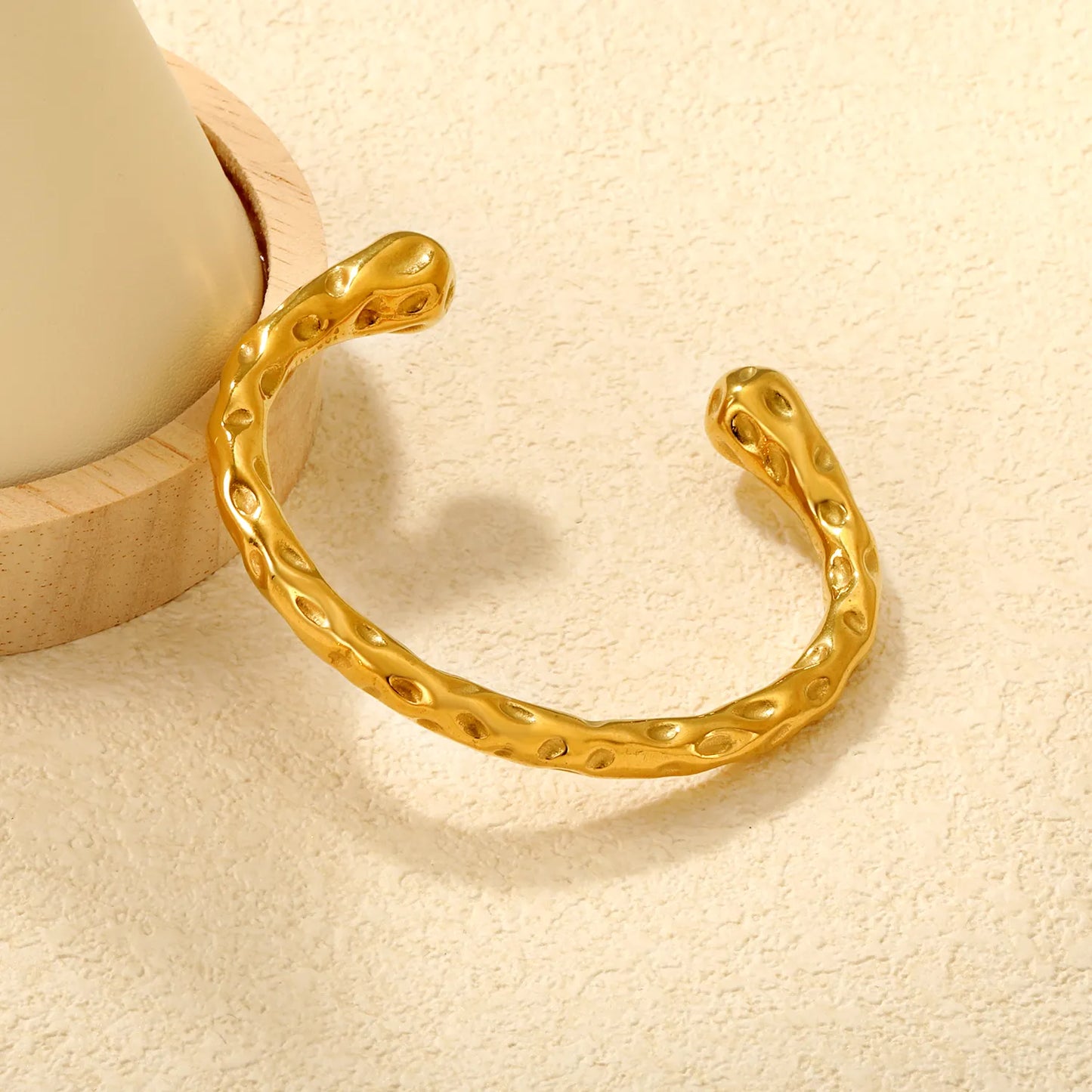 ✨ Wholesale 6mm Hammered Teardrop Bangle | Gold/Steel | 60mm