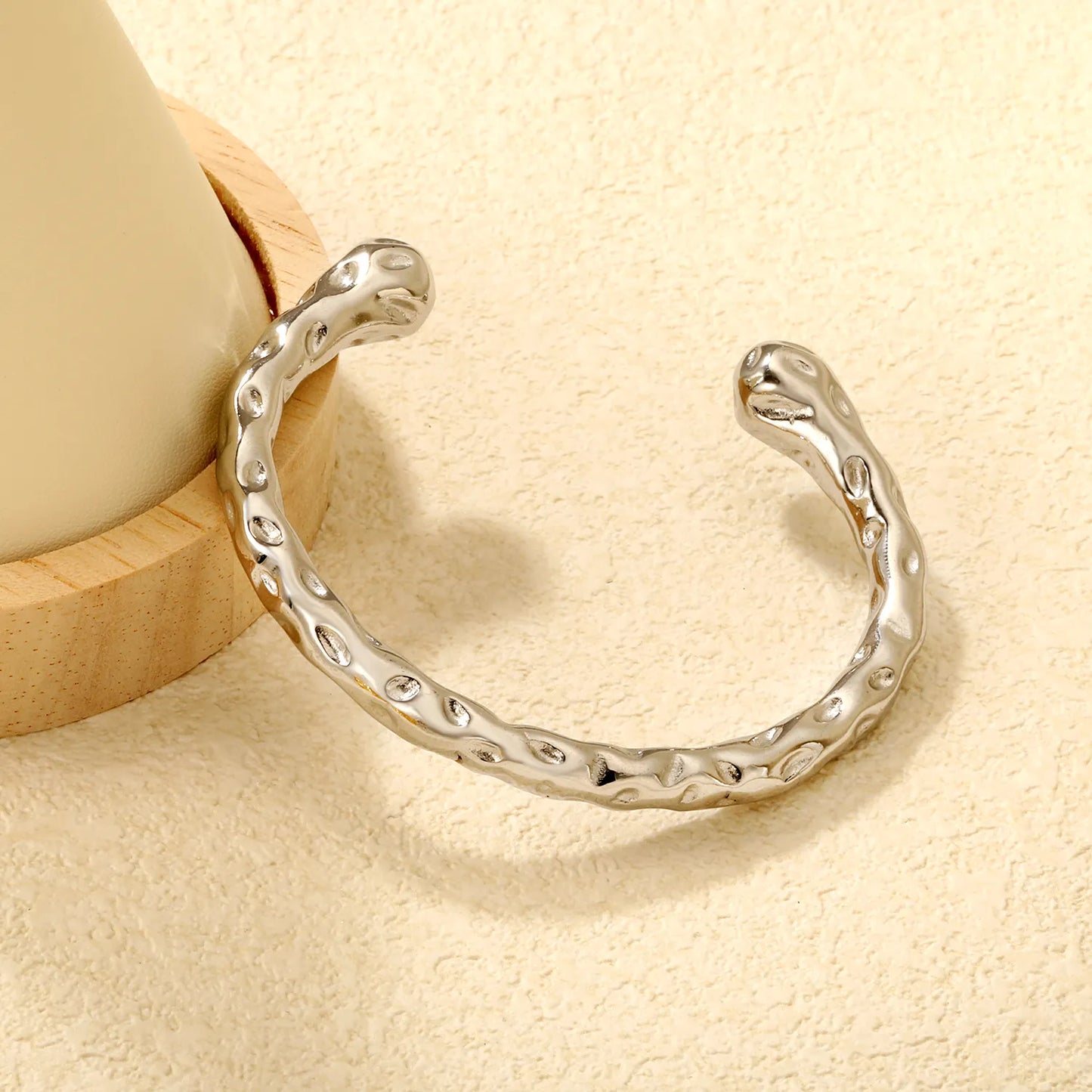 ✨ Wholesale 6mm Hammered Teardrop Bangle | Gold/Steel | 60mm