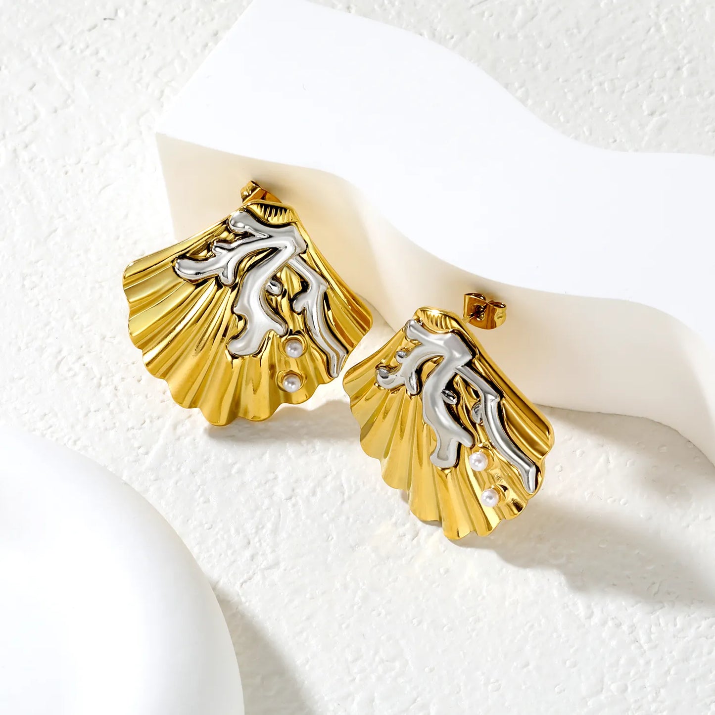 ✨ Wholesale Shell and Seaweed Stud Earrings | 34.7x33.5mm Marine Design | Gold Plated Stainless Steel with Pearl | Summer Beach Jewelry Bulk