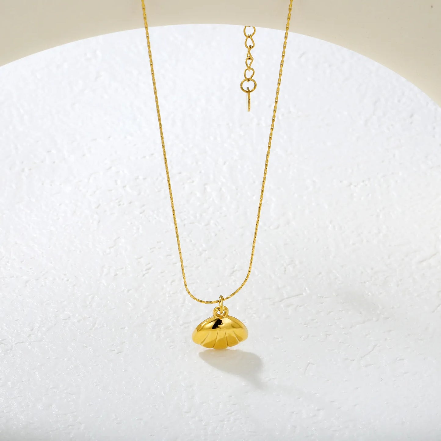 ✨ Wholesale Gold Shell Pendant Necklace | 13x10mm | Beach Jewelry