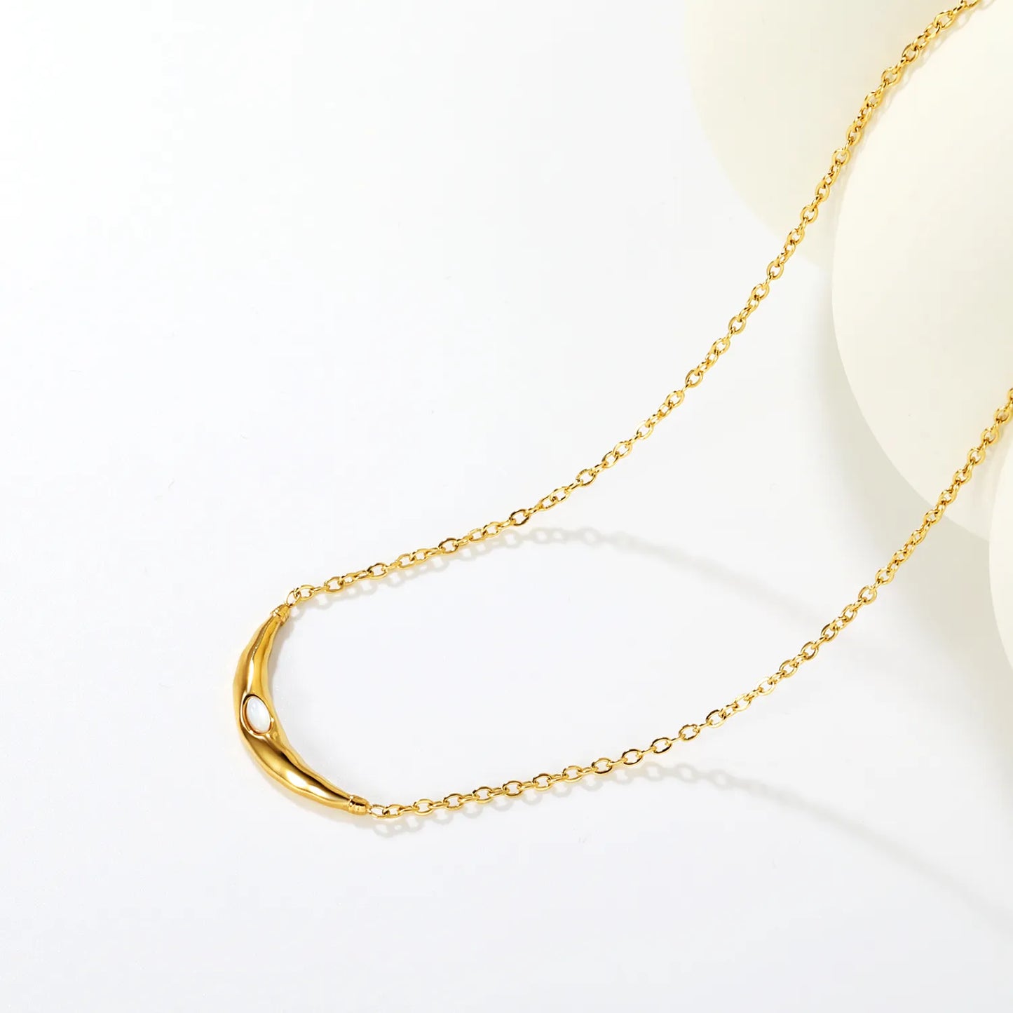 ✨ Wholesale Gold Stainless Steel Banana Pendant Necklace | 4x25mm Pendant with White Gemstone, 0.3mm Cross Chain 42+5cm + 6mm Round Tag