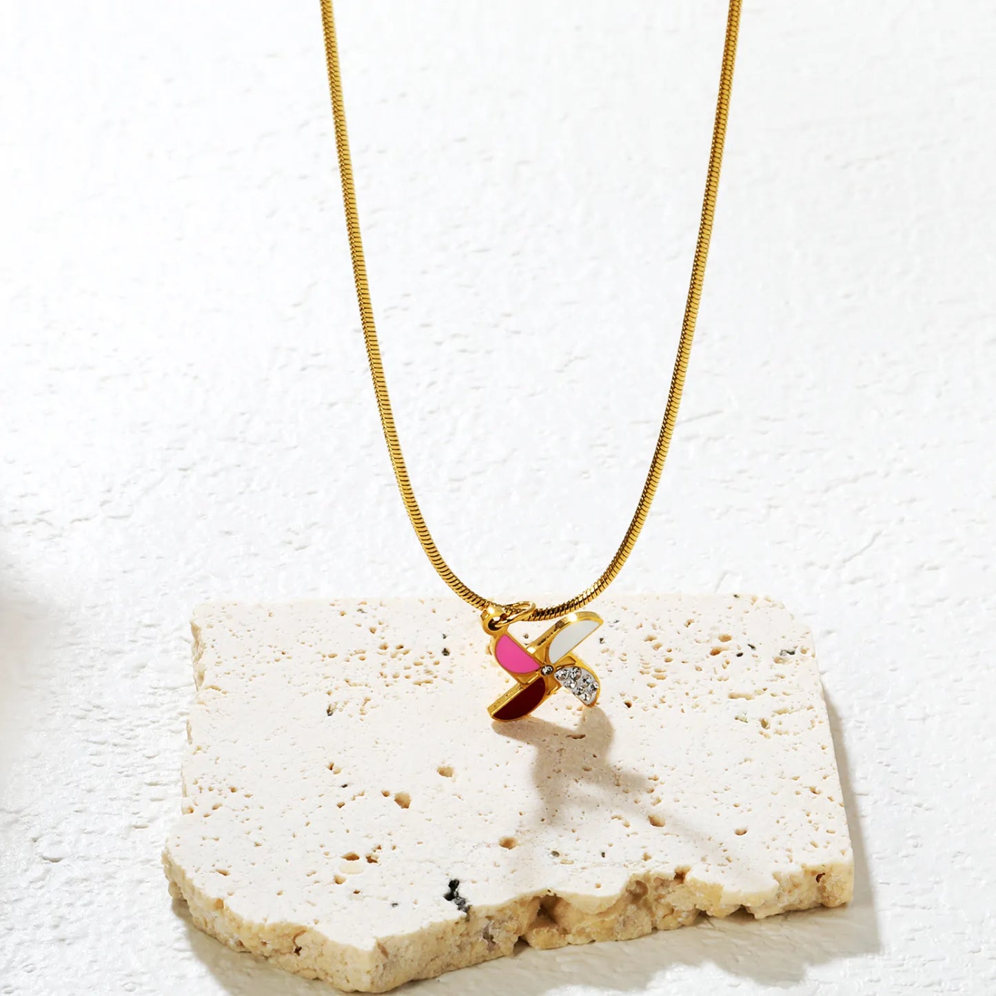 ✨ Wholesale Gold Stainless Steel Windmill Pendant Necklace | 15x15mm Pinwheel Charm with White Zirconia, 0.3mm Cross Chain 45+5cm + Round Tag
