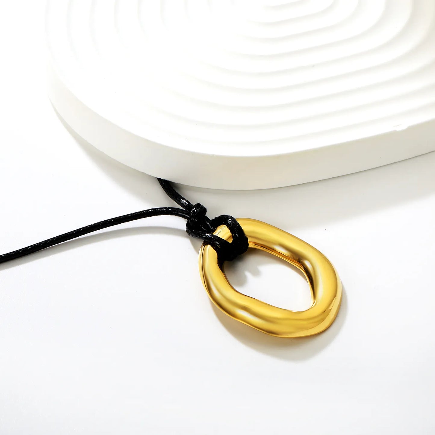 ✨ Wholesale Gold Stainless Steel Irregular Circle Pendant Necklace | 29x35mm Abstract Design, Black Rope Chain 60cm + 6mm Round Tag, Unisex Jewelry Bulk