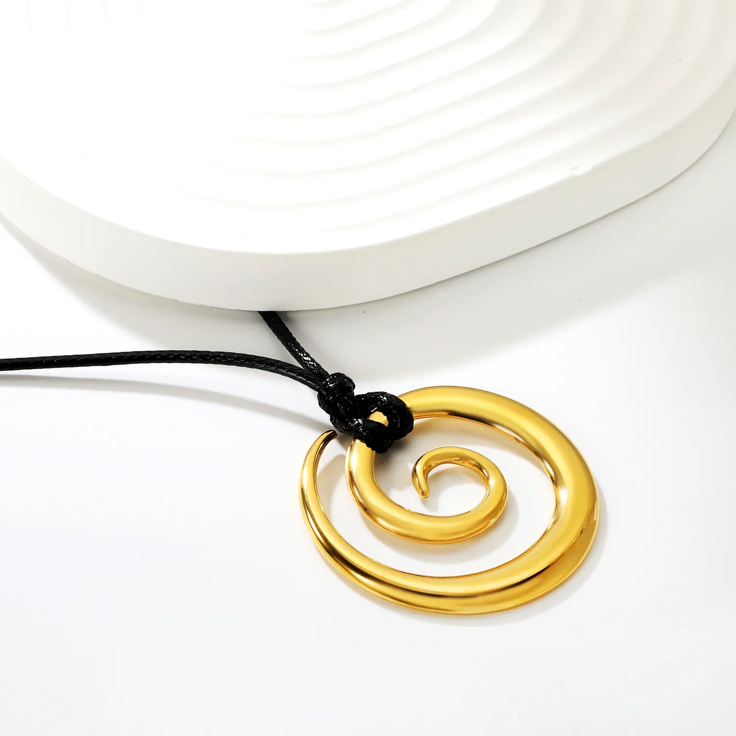 ✨ Wholesale Gold Stainless Steel Floral Pendant Necklace | 38x37mm Large Floral Charm, 60cm Chain, Lightweight Statement Jewelry Bulk